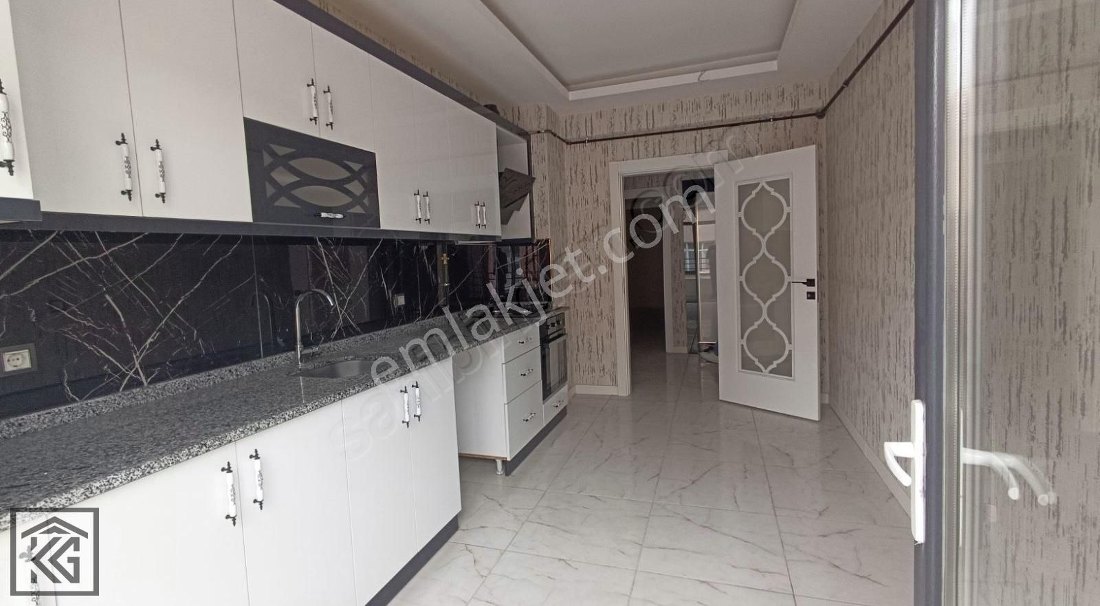Kocalardan Ali Ulvi Caddesi Yakını 3+1 Sıfır Arakat Daire