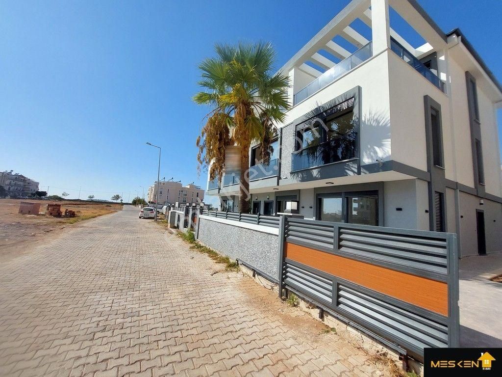 Didim Çamlık Mah.de Plaja Altınkum 3.koy Plajına 200 Metre Lüks Villa