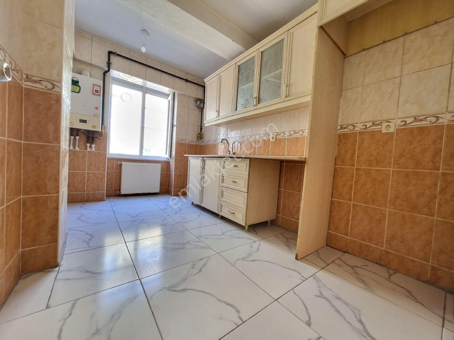 Can Evim'den Çakmak Mah Tavukçuyolu Cad 3+1 Geniş Kiralık Daire
