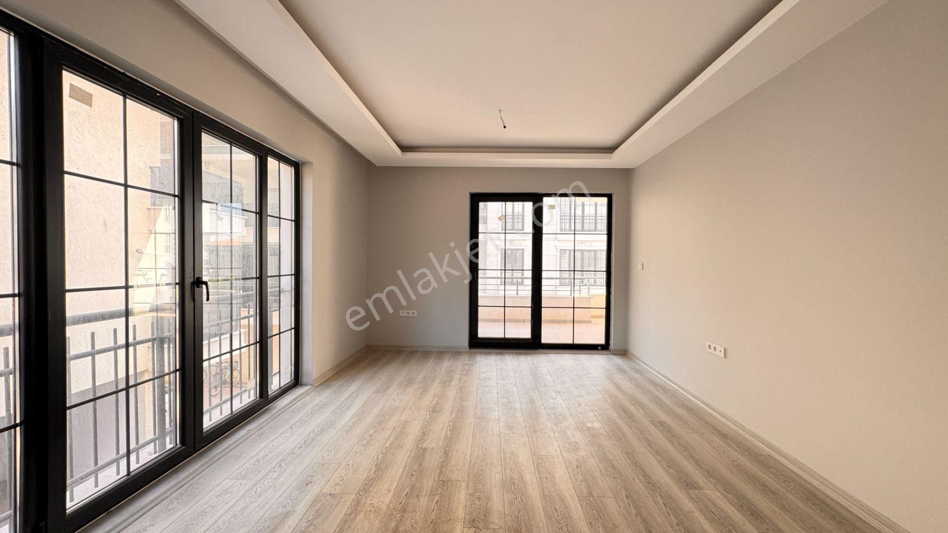 Kurşunlu Yemeniciler Sitesinde Köşe Ara Kat Satılık 2+1 Daire