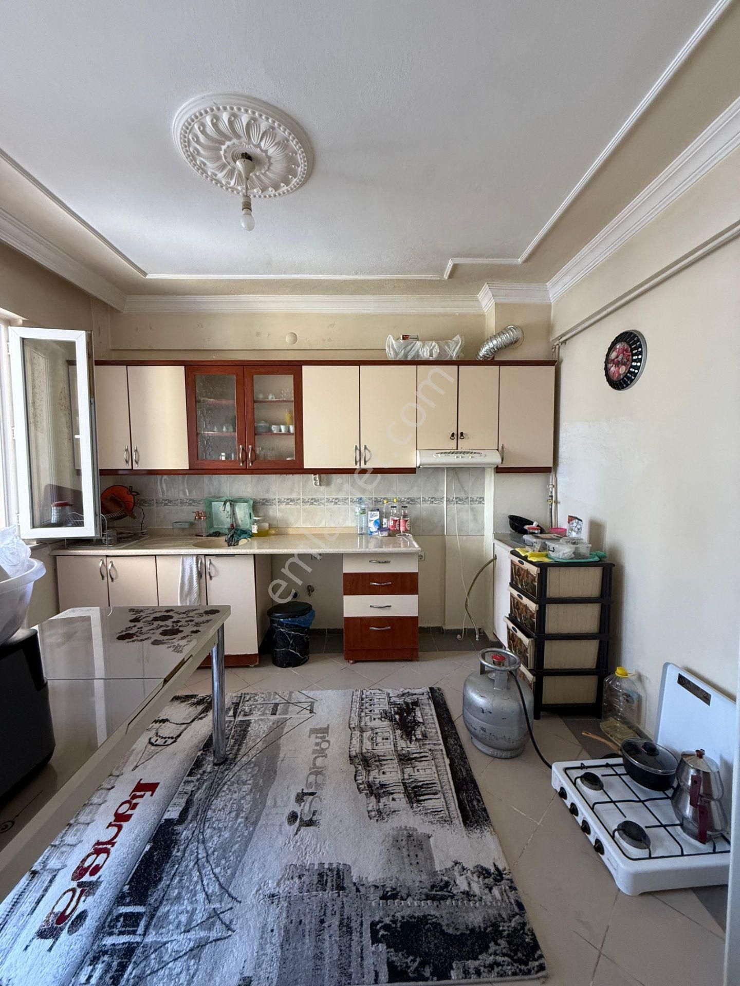 Elisa Gyo/ildem 5 Tramvay Yakını Durukent Sitesi 3+1 Ara Kat Kombili Güney Cephe Satılık Dairesi