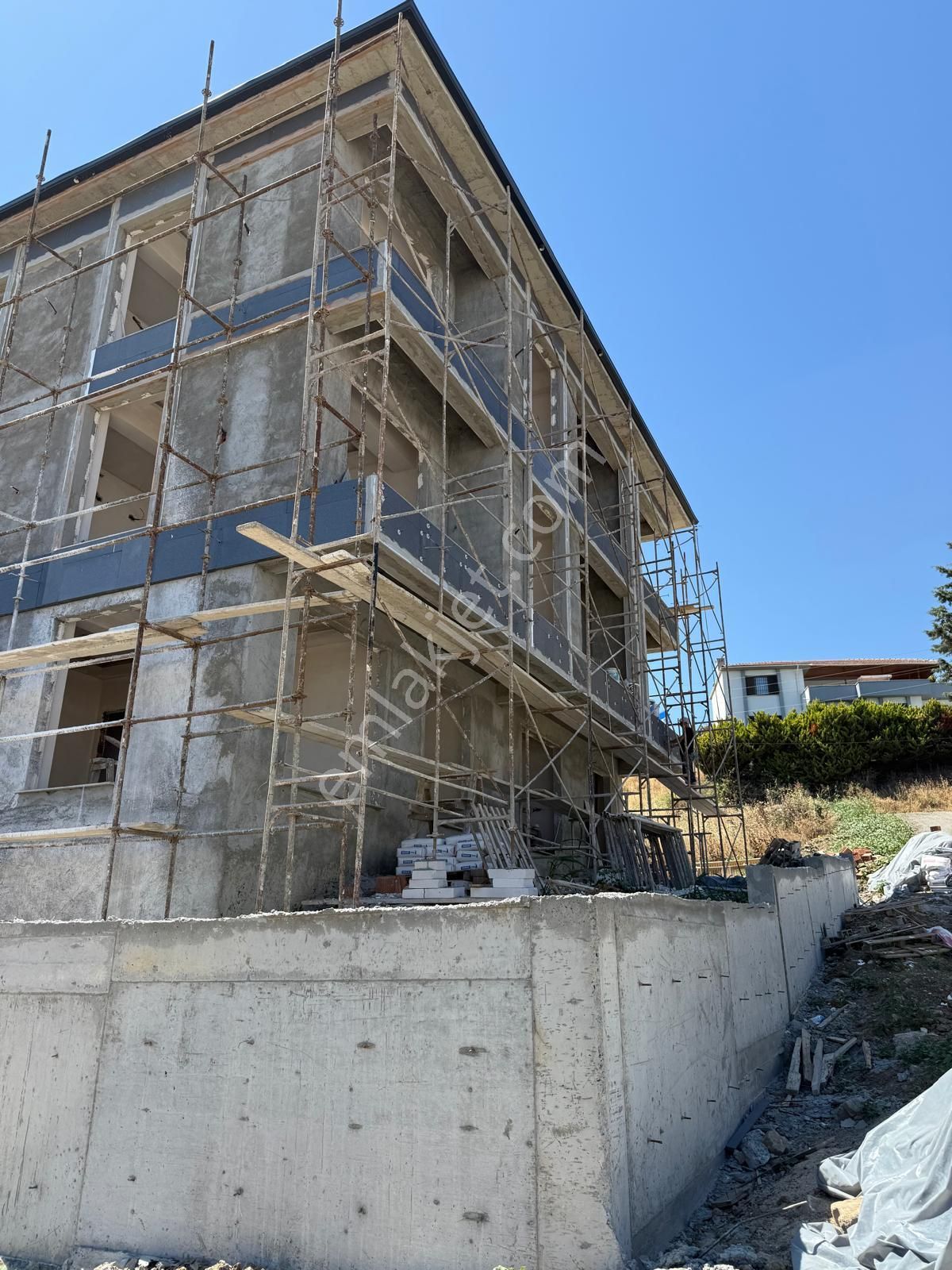 Delux'den Kumbağ Mah.'de Merkezi Konumda Bahçekatı Sıfır 1+1 - Görsel 3