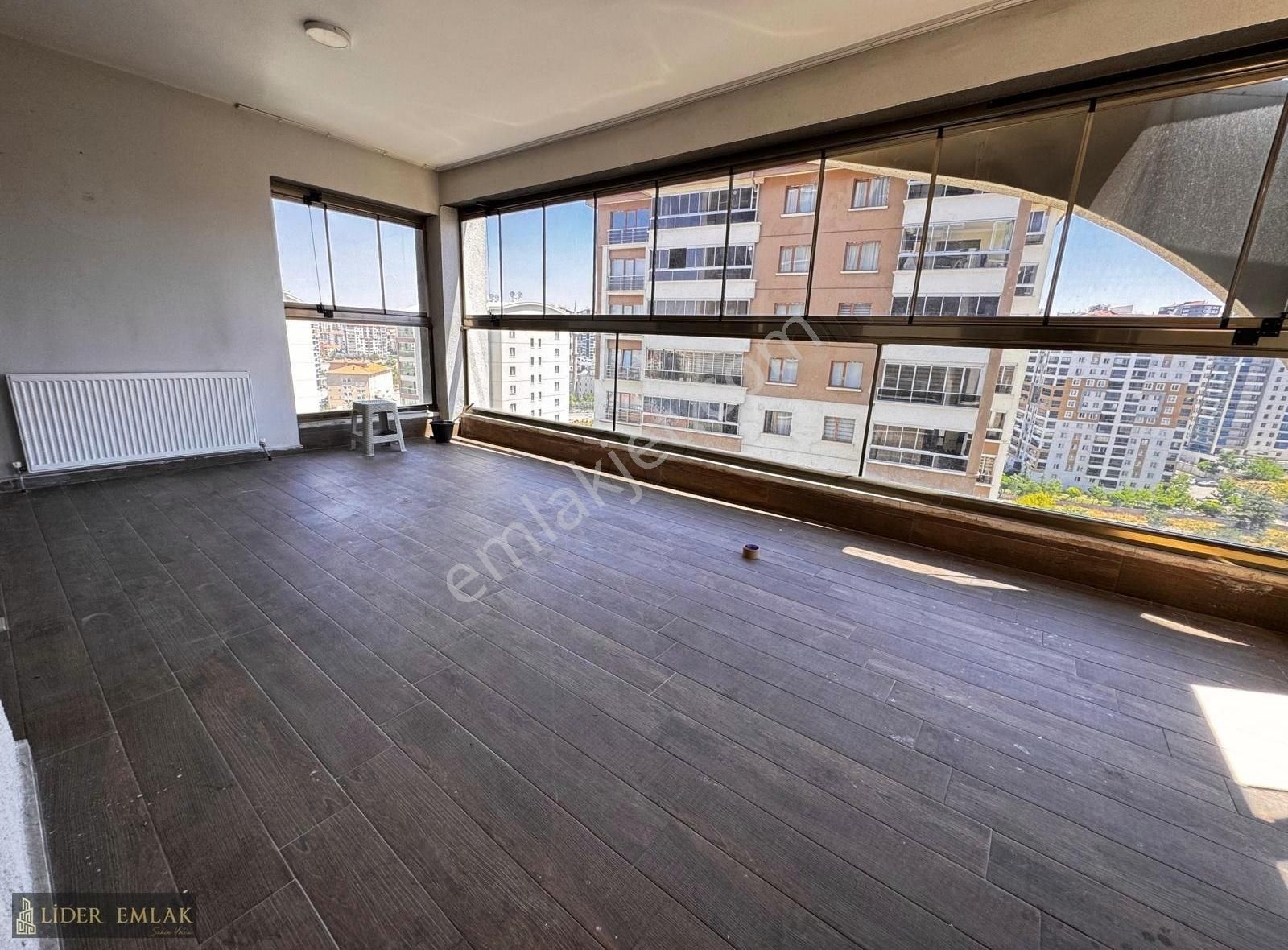 Lider Emlak'tan Güneşevler Mh. Site İçerisinde 4+1 Kiralık