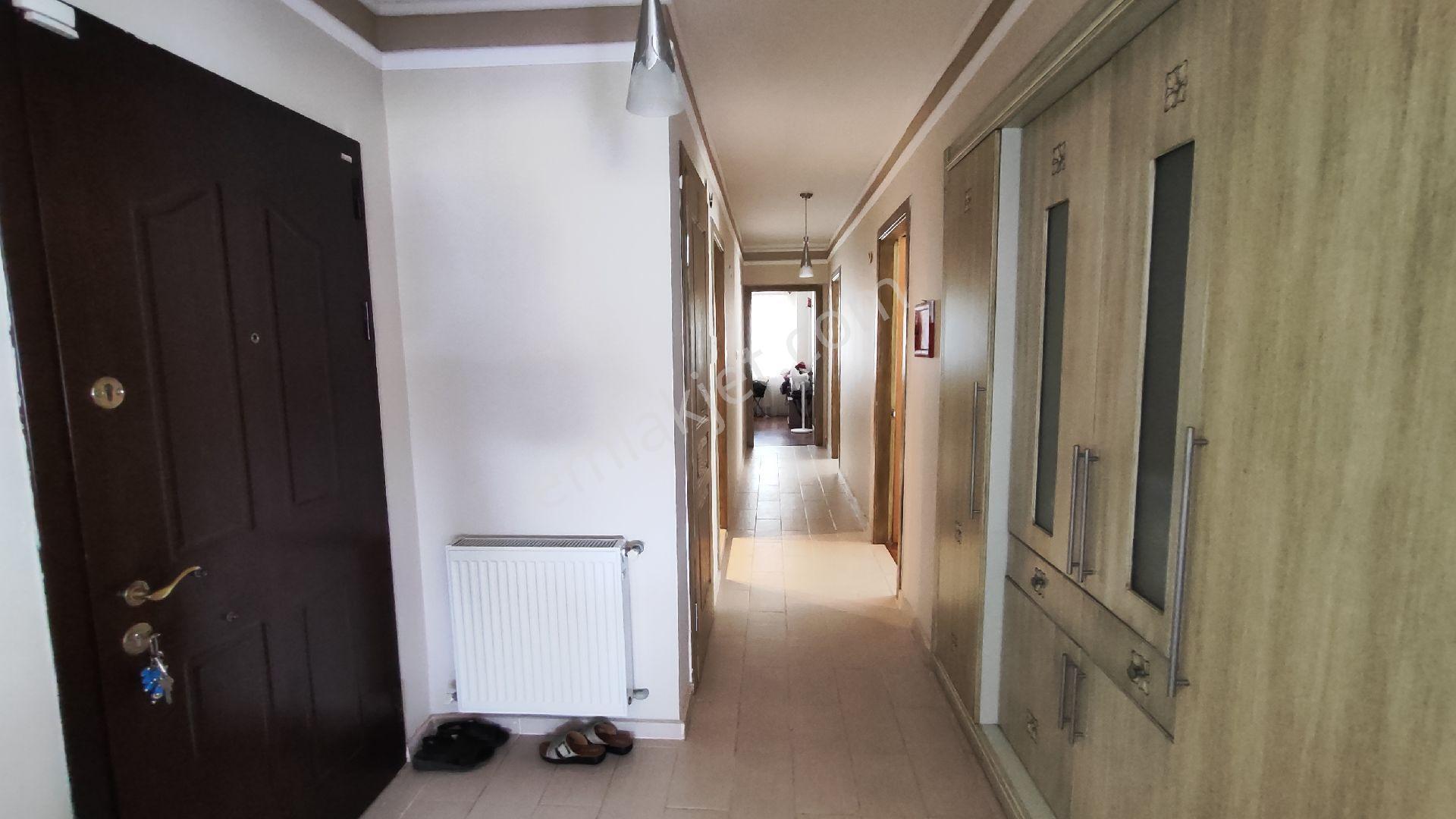 Kuşadası'nda Aradığınız Ferah 3+1 Daire - Görsel 28