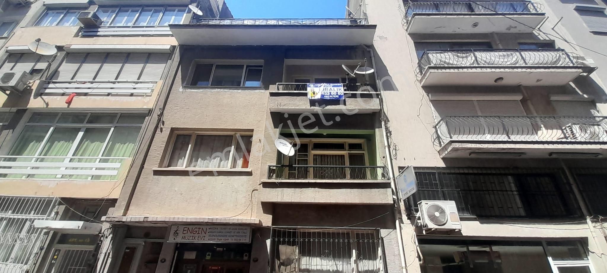 Karşıyaka Merkezde 2+1 Kiralık Daire