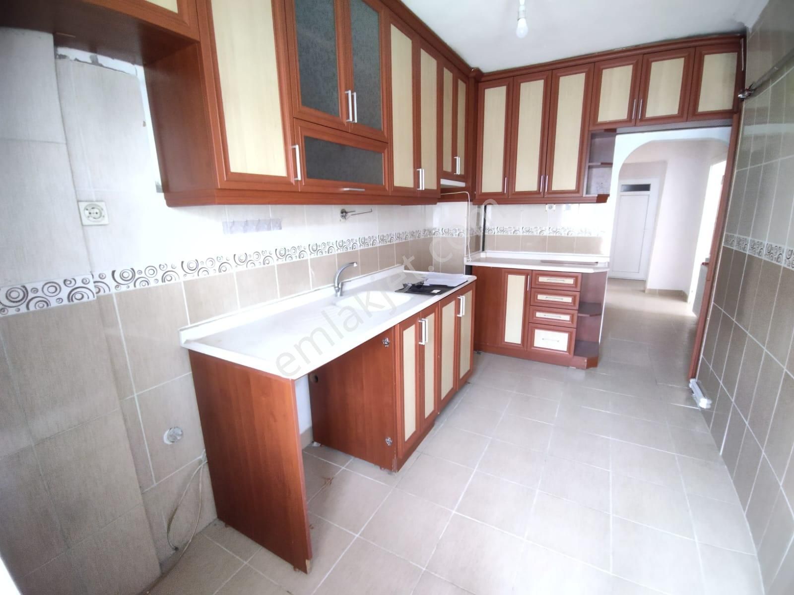 Mç Emlaktan Akşemsettin Mahallesin'de 3+1 Kiralık Geniş Daire