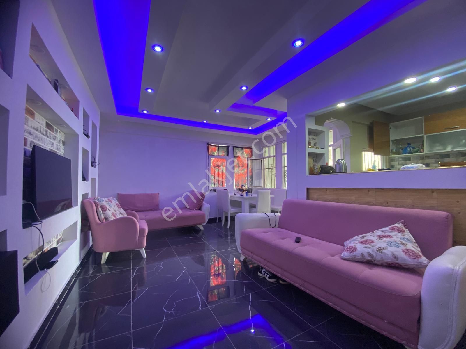 Yasemın Emlaktan Çınarcık Harmanlar Mah. Deniz Manzaralı 2 Oda 1 Salon Daire