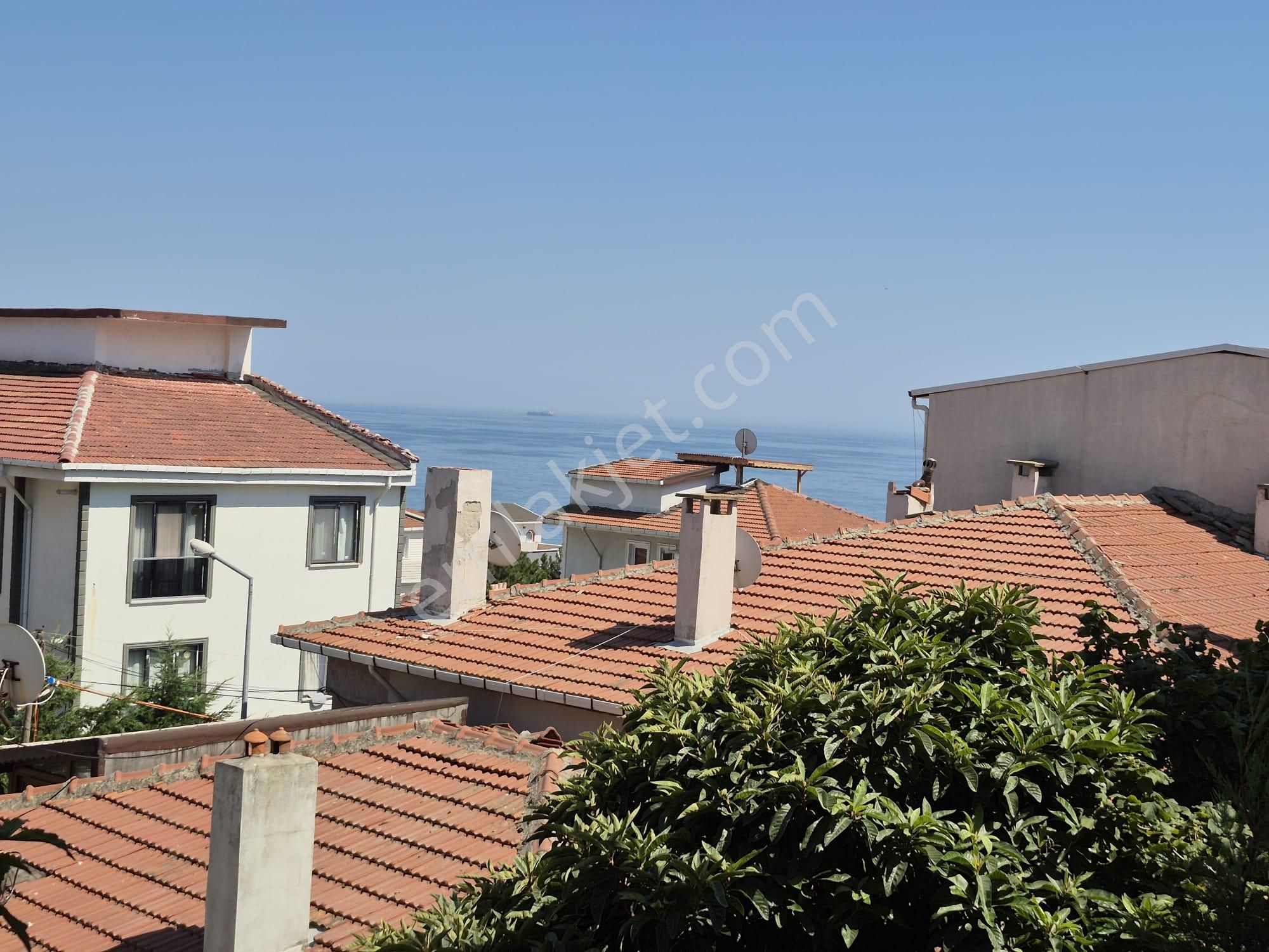 Delux'den Cumhuriyet Mh.'de Kısmi Deniz Manzaralı Arakat 1+1