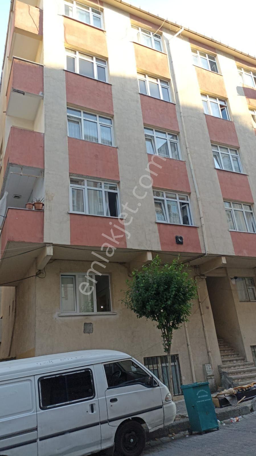 Y.bosna Zafer Mah Satılık 2+1 80 M2