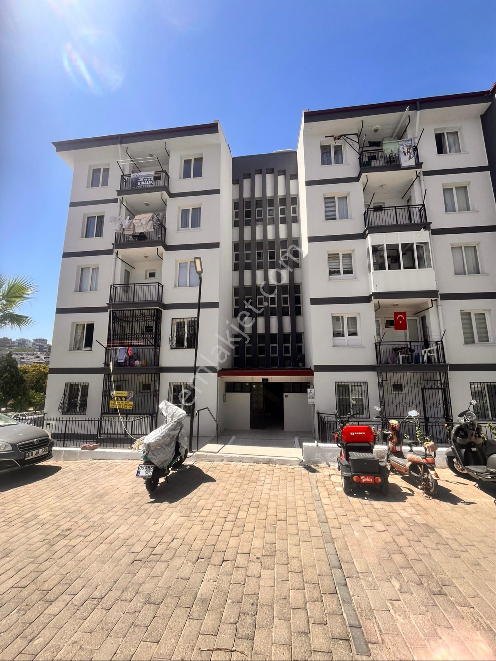 Kuşadası Kadınlar Denizinde Kiralık 2+1 Daire