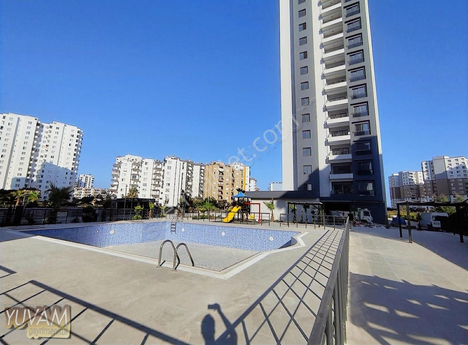 Deniz Mah'nde Havuzlu Site İçerisinde Denize Yakın Kiralık 2+1