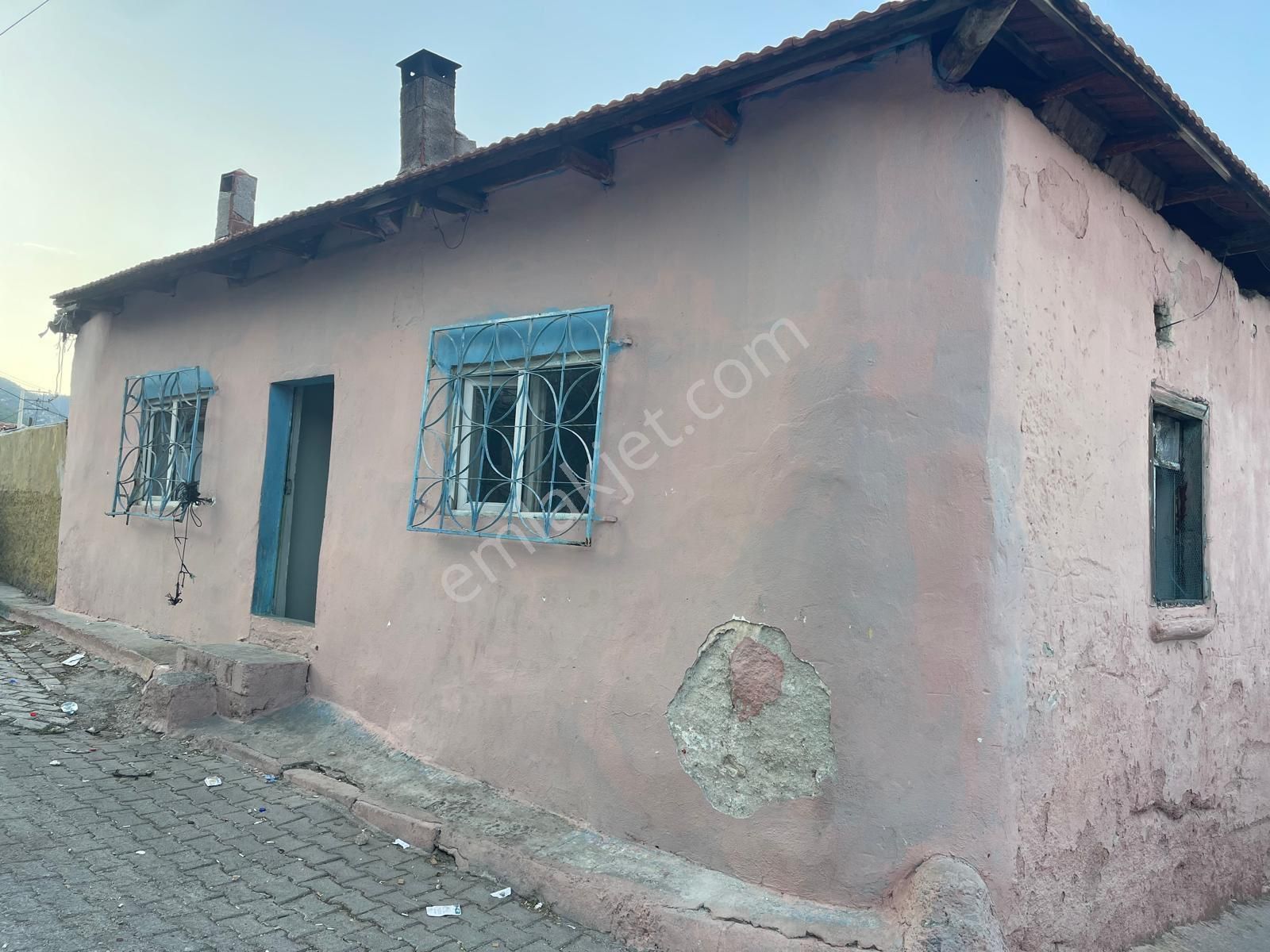 Manisa Kırkağaç Karaali 📌 Merkezi Konumda 🏡 250 M² Bahçeli Ev