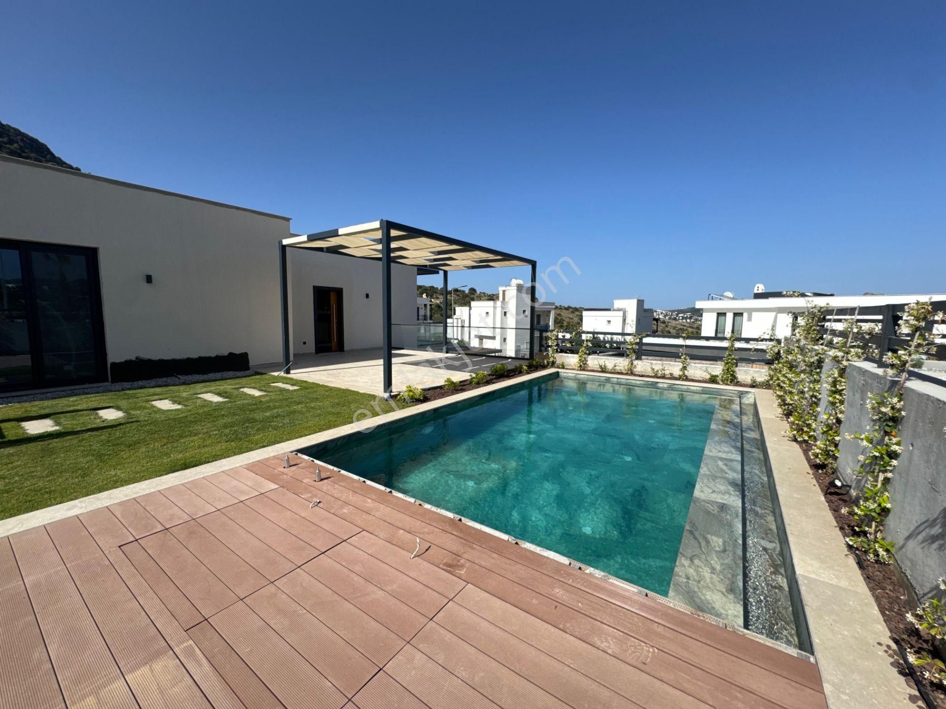 Gündoğanda Site İçerisinde Özel Havuzlu 3+1 Daire