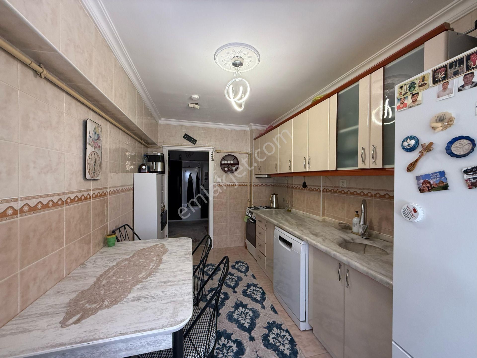 Kalecik Emlak'tan Merkezde Güney Cepheli Kilerli 3+1