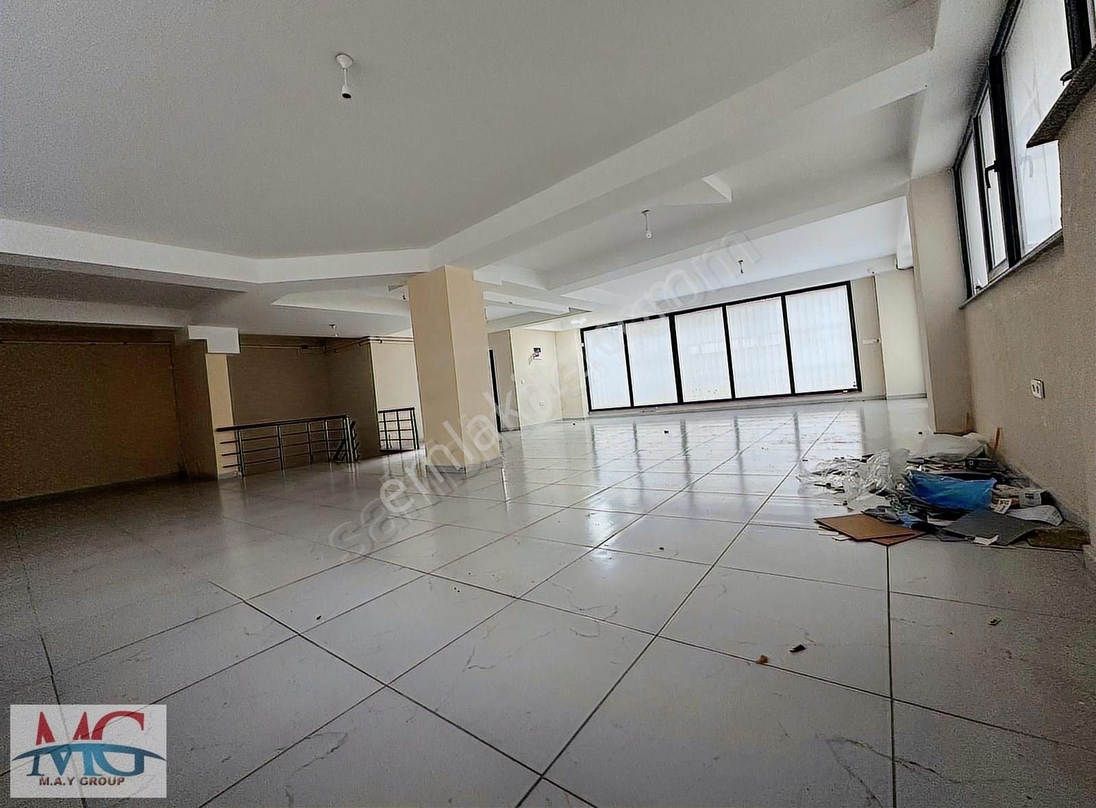 Veliefendi'de Yeni Bina'da 330m2 Her İşe Uygun Kiralık Dükkan