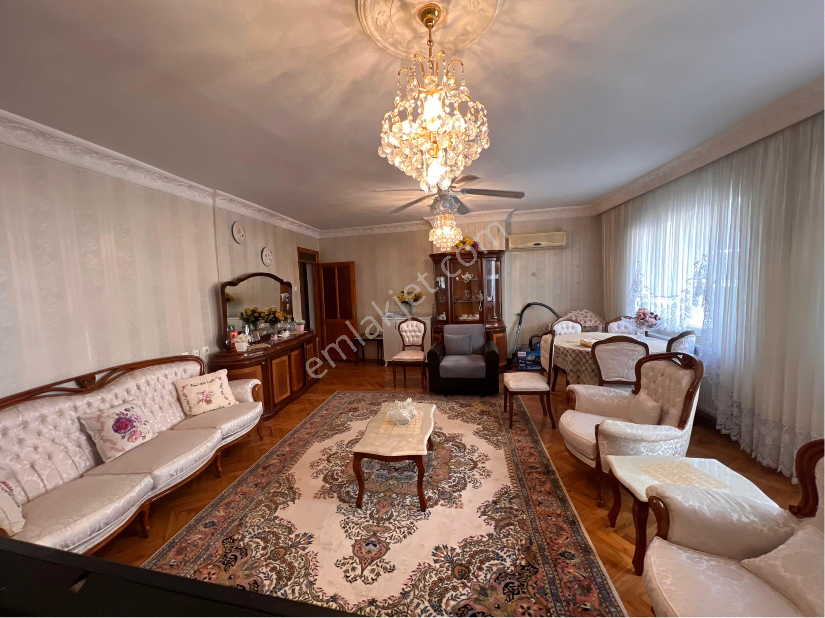 Buca Hürriyet Mah 3+1 165m2 Dgazlı Satılık Daire
