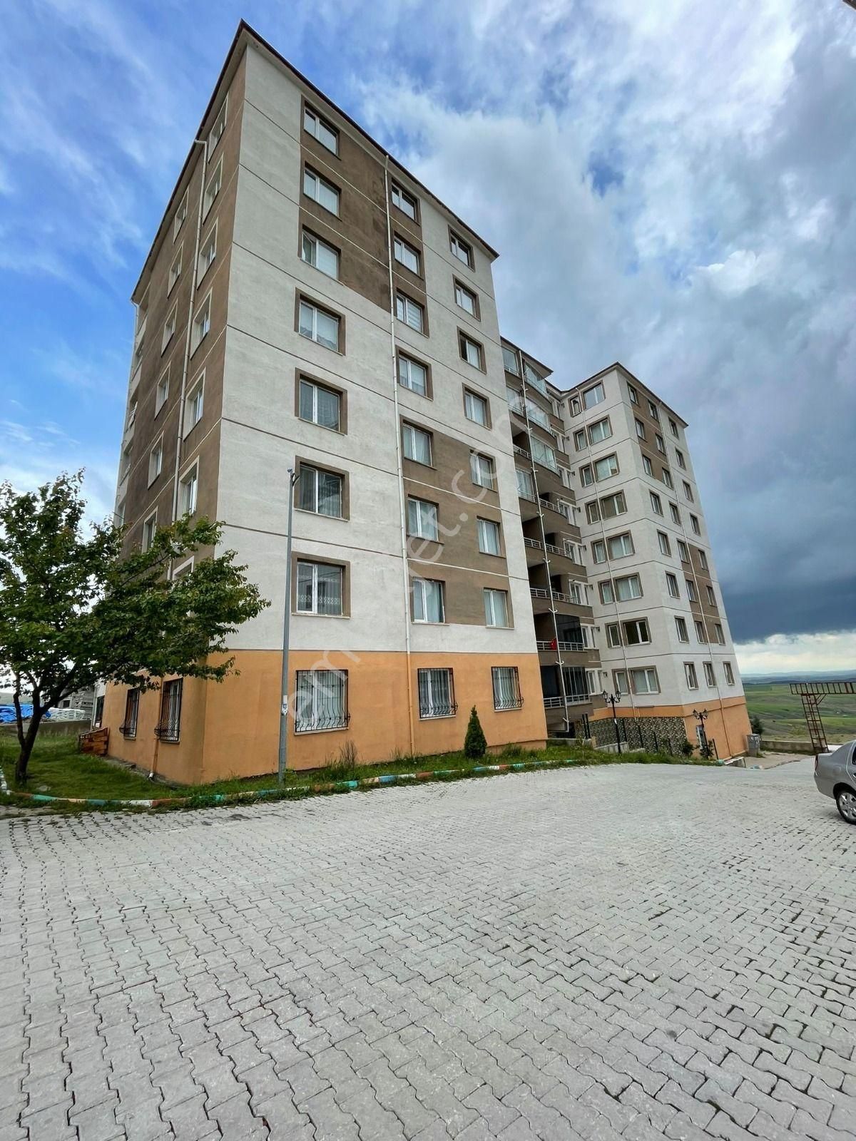 Üniversite Yolunda 3+1 Kiralık Daire ***burcu Emlaktan***