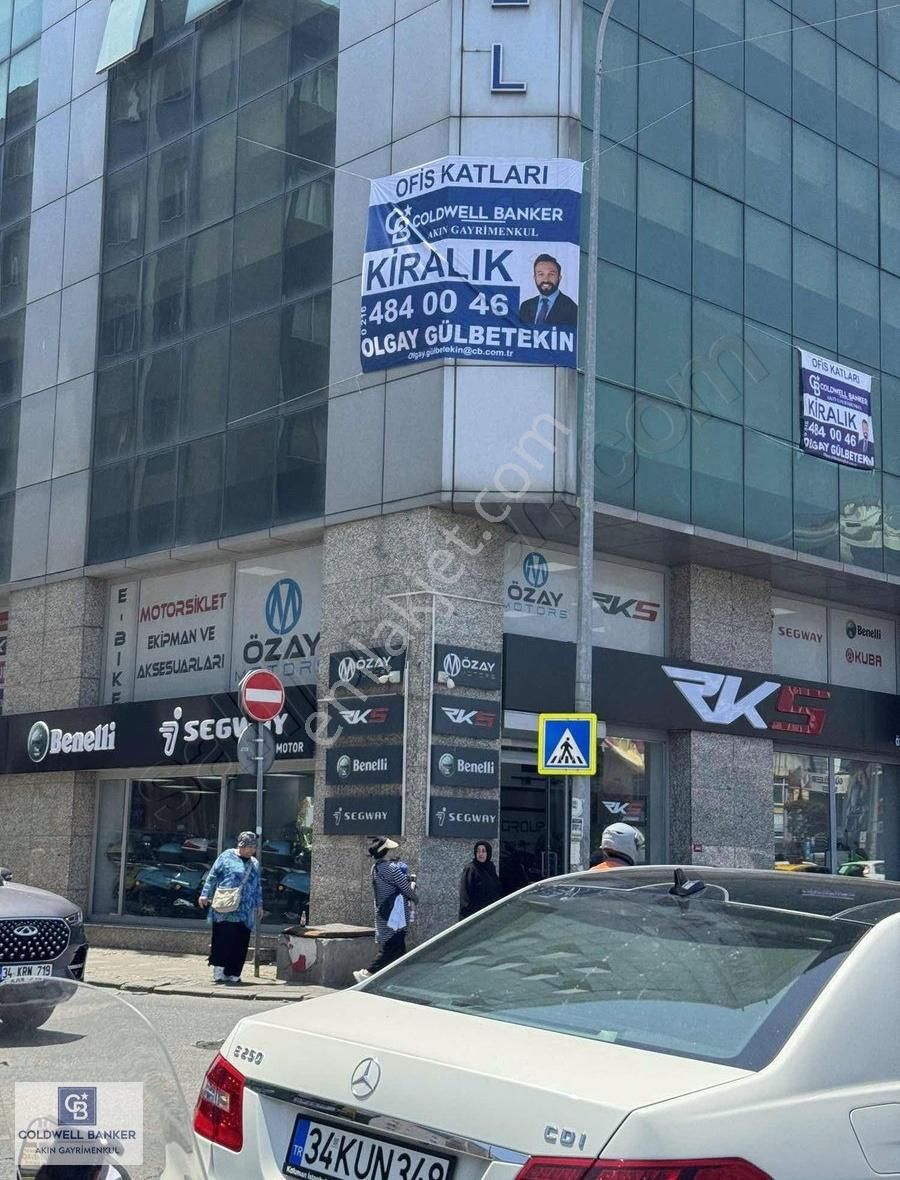 Ümraniye Alemdağ Caddesi Üzerinde 400 Metre² Kiralık Plaza Katı