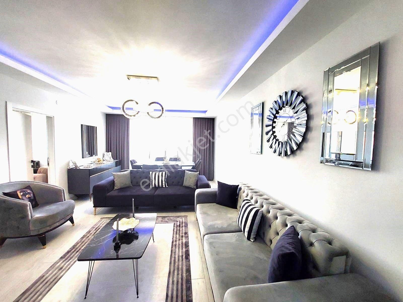 Tepebaşı Mah Foça Sokak Gazina Yakını 3+1 Fll+full Yapılı