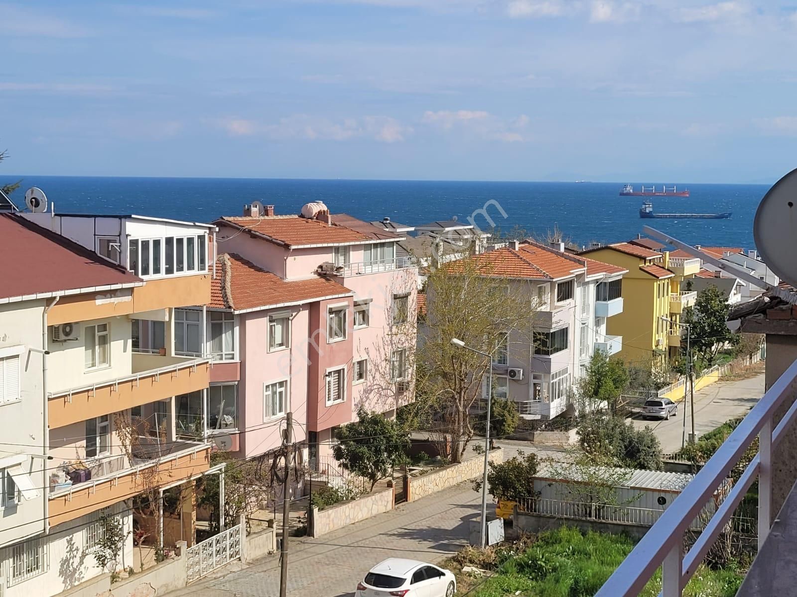 Delux'den Cumhuriyet Mah.'de Deniz Manzaralı Yatırıma Uygun 2+1