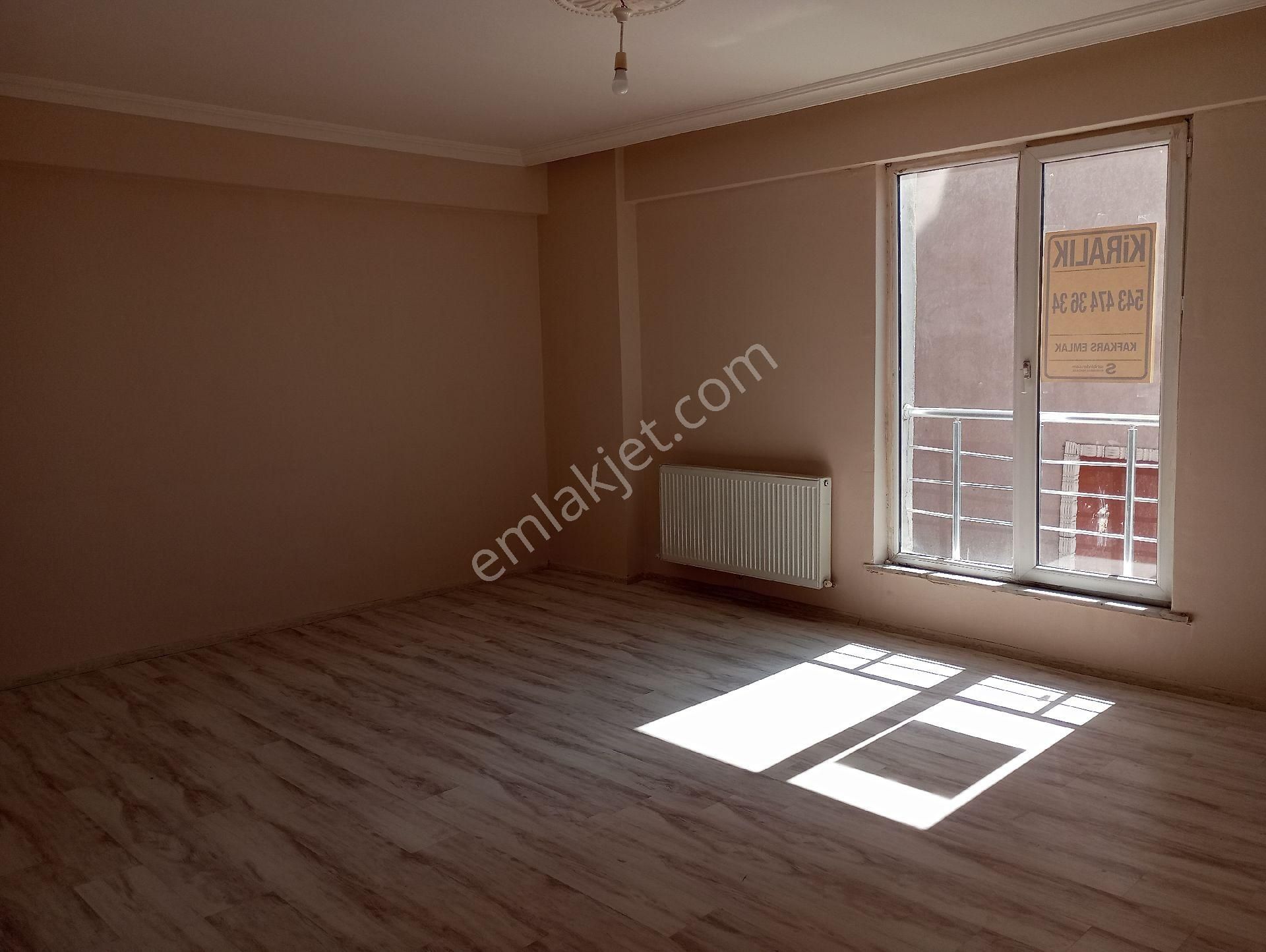 Kafkars Emlaktan Şehitler Mahallesi Cumhuriyet Caddesi Üzerinde Kiralık 3+1