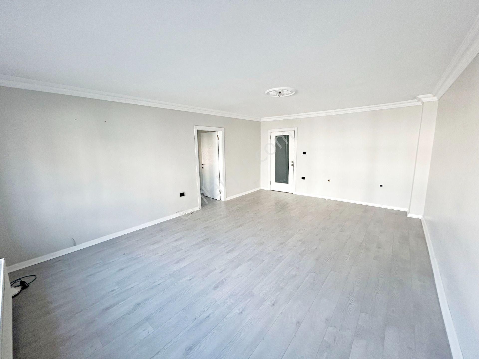 3+1 Ayvalı Cad Üzeri 1.kat Konumunda Cepheleri Açık Yapılı - Görsel 14