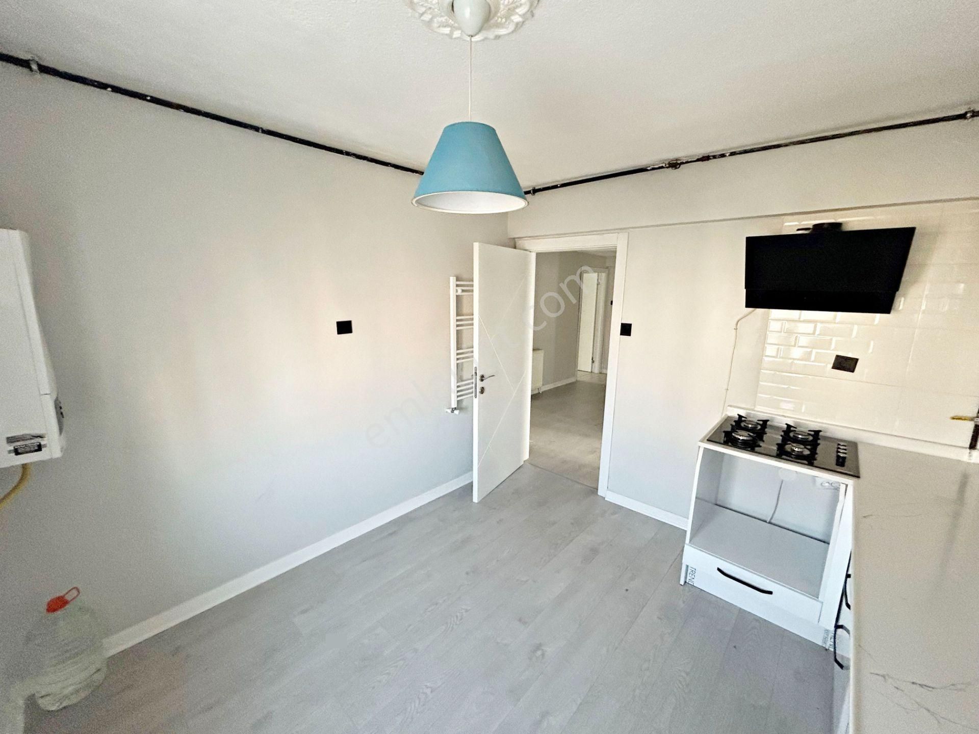 3+1 Ayvalı Cad Üzeri 1.kat Konumunda Cepheleri Açık Yapılı - Görsel 5