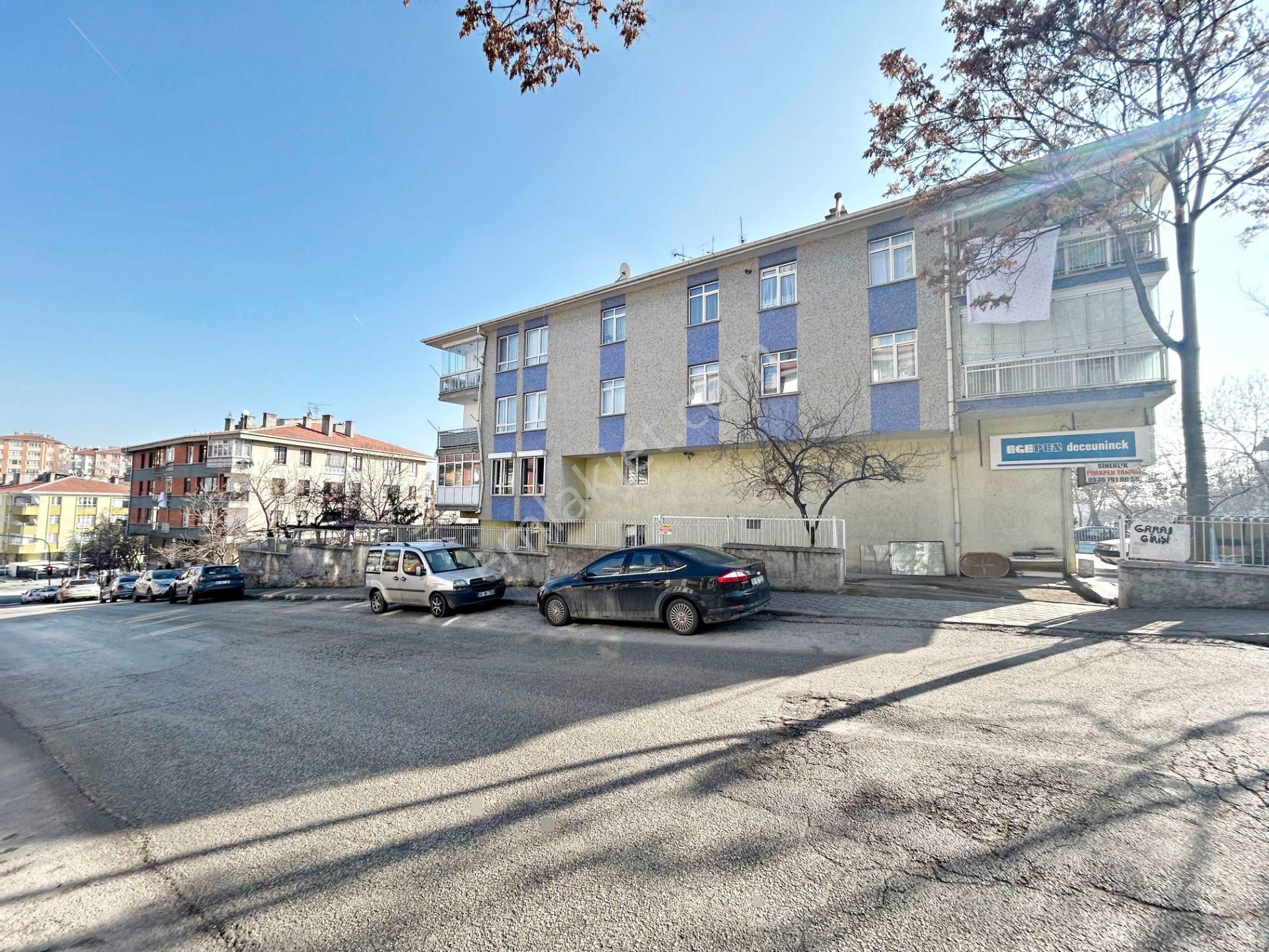 3+1 Ayvalı Cad Üzeri 1.kat Konumunda Cepheleri Açık Yapılı