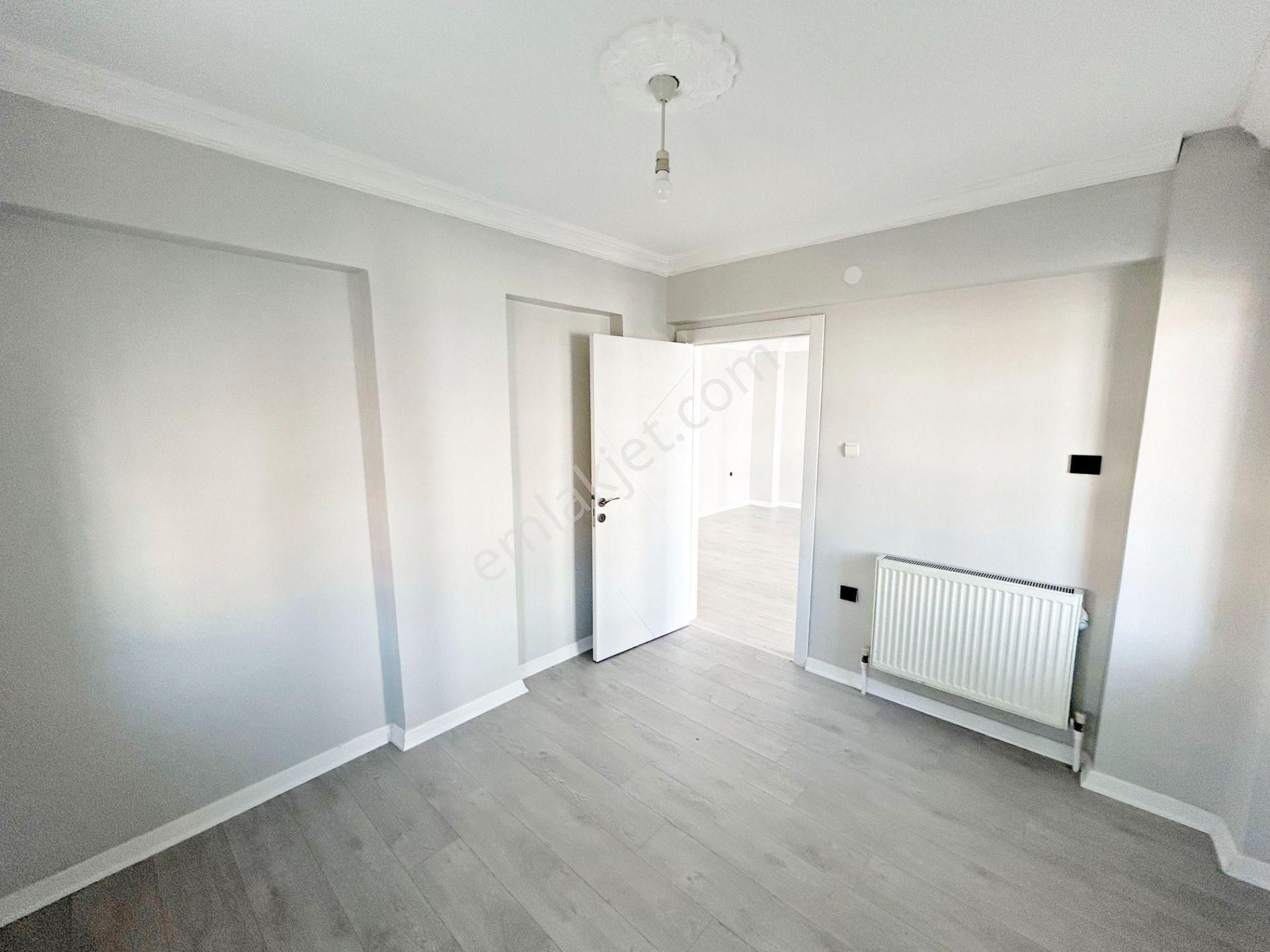 3+1 Ayvalı Cad Üzeri 1.kat Konumunda Cepheleri Açık Yapılı - Görsel 18