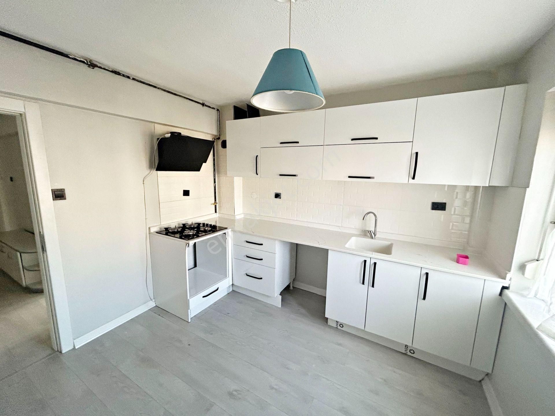 3+1 Ayvalı Cad Üzeri 1.kat Konumunda Cepheleri Açık Yapılı - Görsel 3