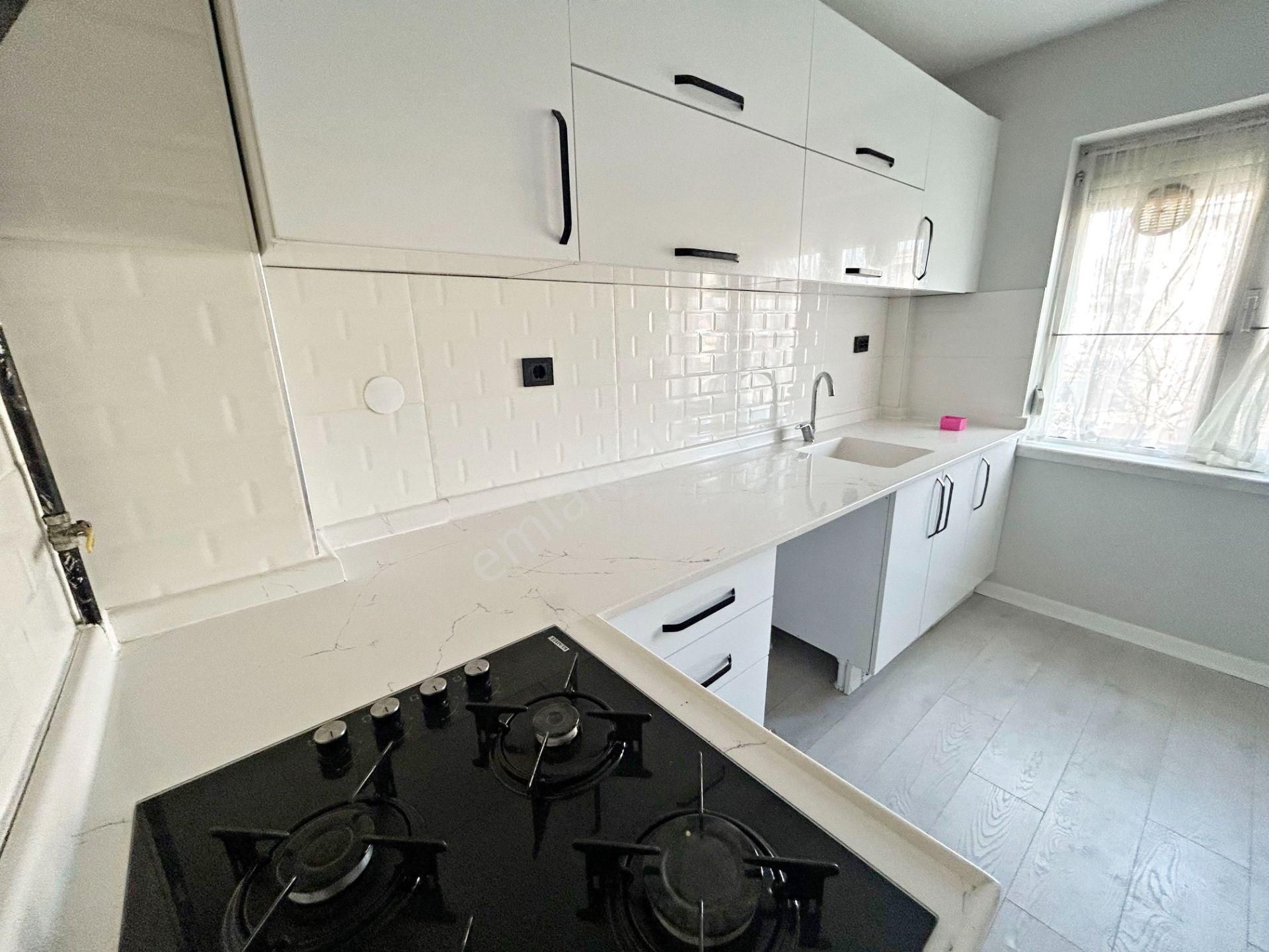 3+1 Ayvalı Cad Üzeri 1.kat Konumunda Cepheleri Açık Yapılı - Görsel 7