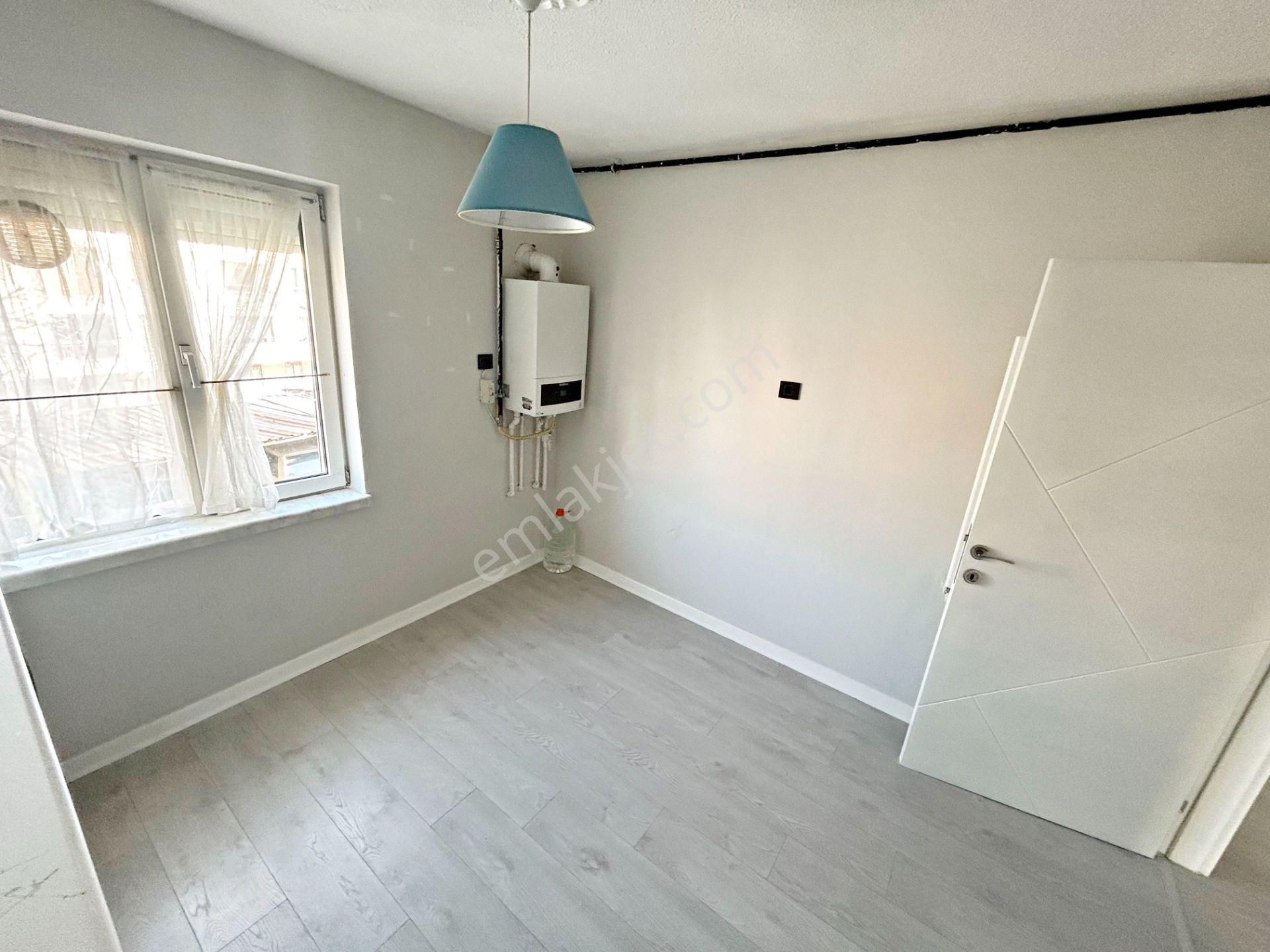 3+1 Ayvalı Cad Üzeri 1.kat Konumunda Cepheleri Açık Yapılı - Görsel 6