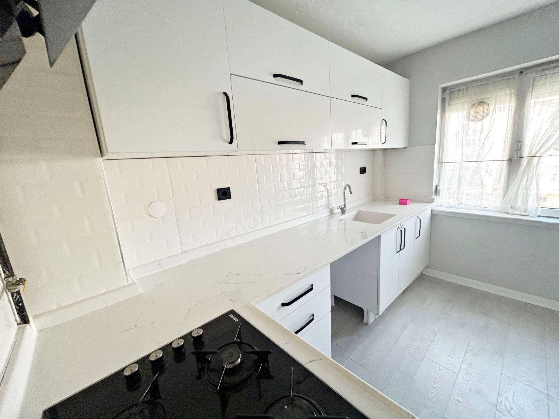 3+1 Ayvalı Cad Üzeri 1.kat Konumunda Cepheleri Açık Yapılı - Görsel 8