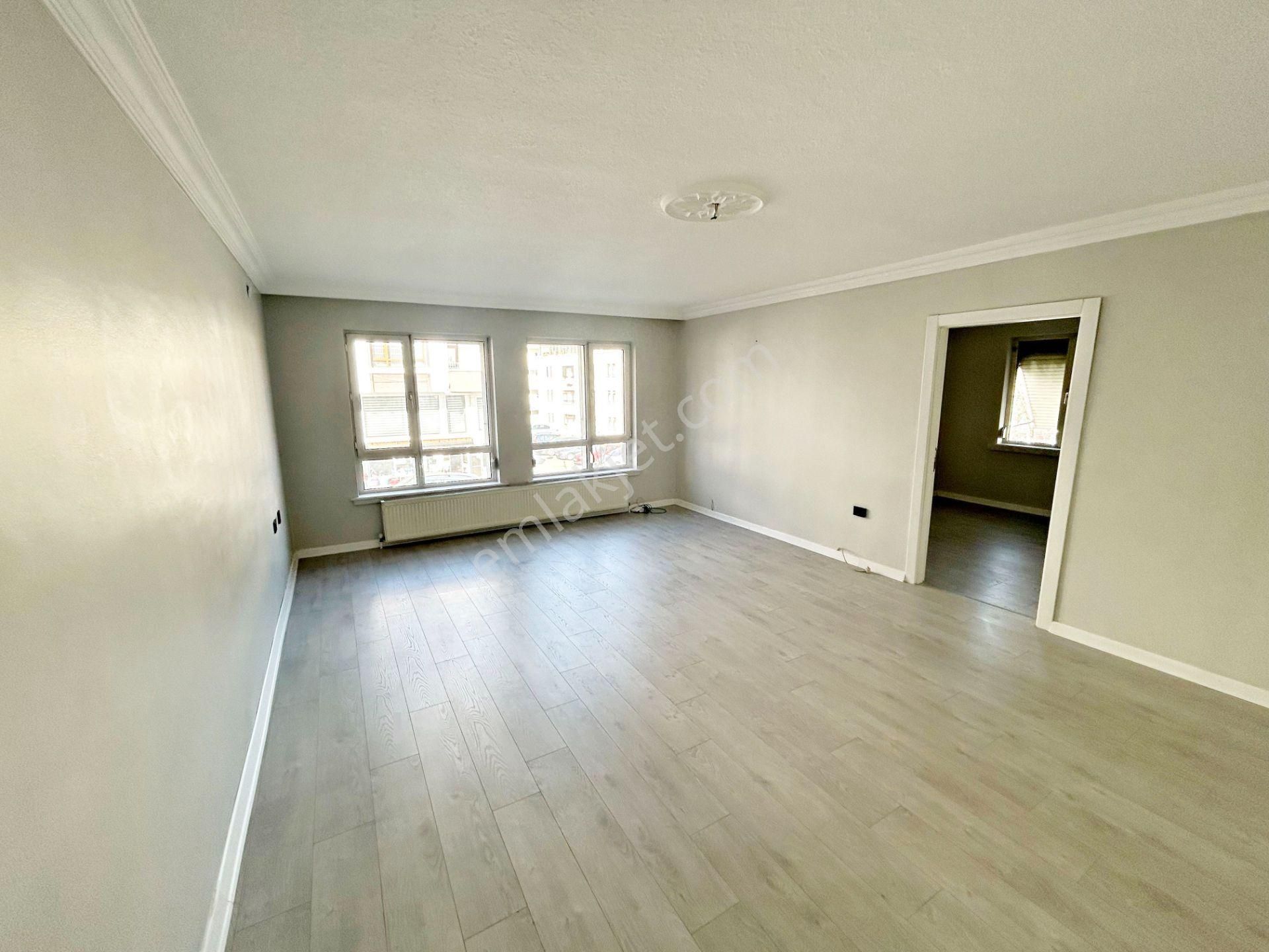 3+1 Ayvalı Cad Üzeri 1.kat Konumunda Cepheleri Açık Yapılı - Görsel 13