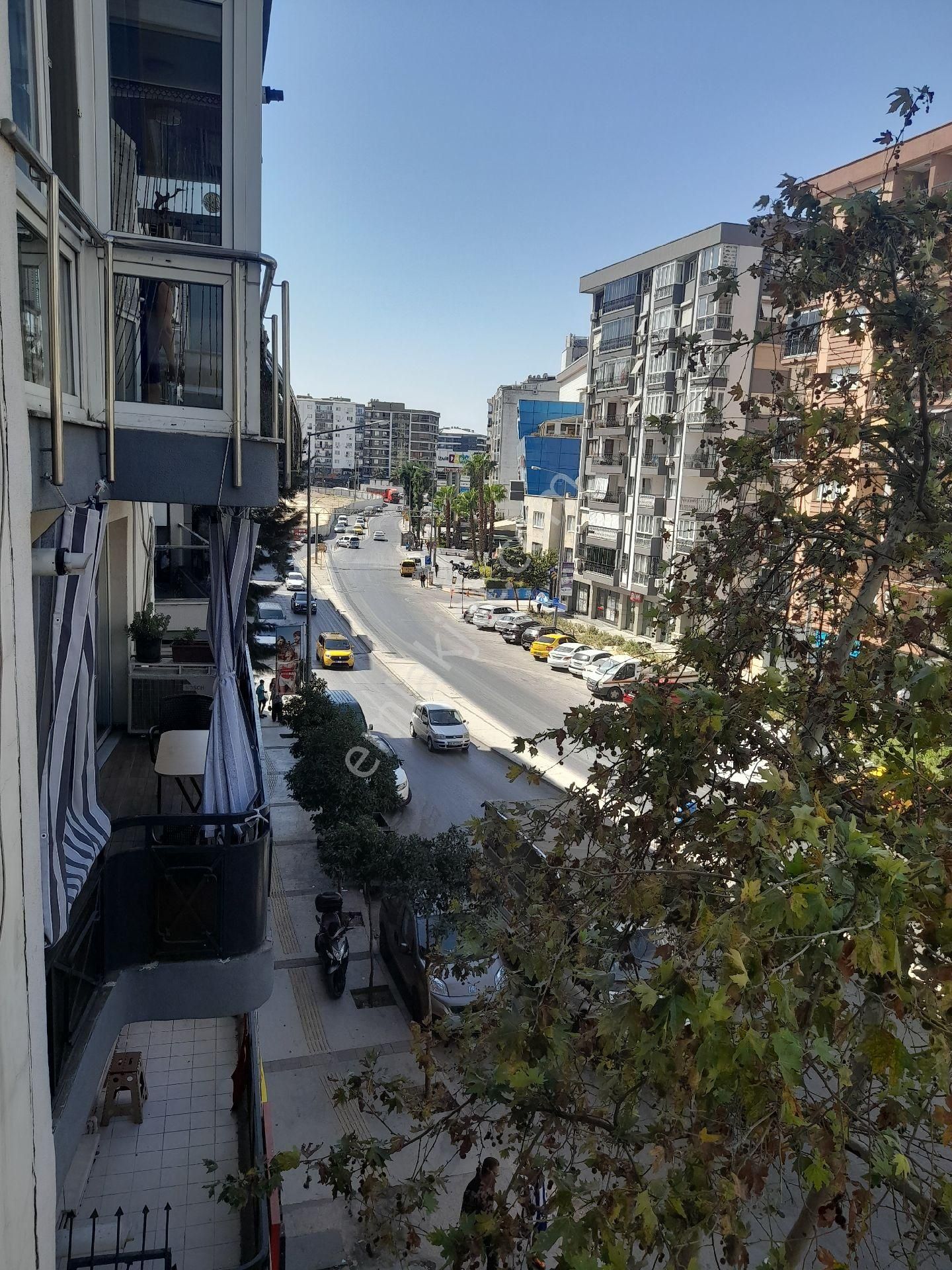 İzmir Konak Eşrefpaşa Cadde Üzerinde 3+1,110 M2 Ebeveyn Banyolu, Doğalgazlı Lüks Daire - Görsel 13