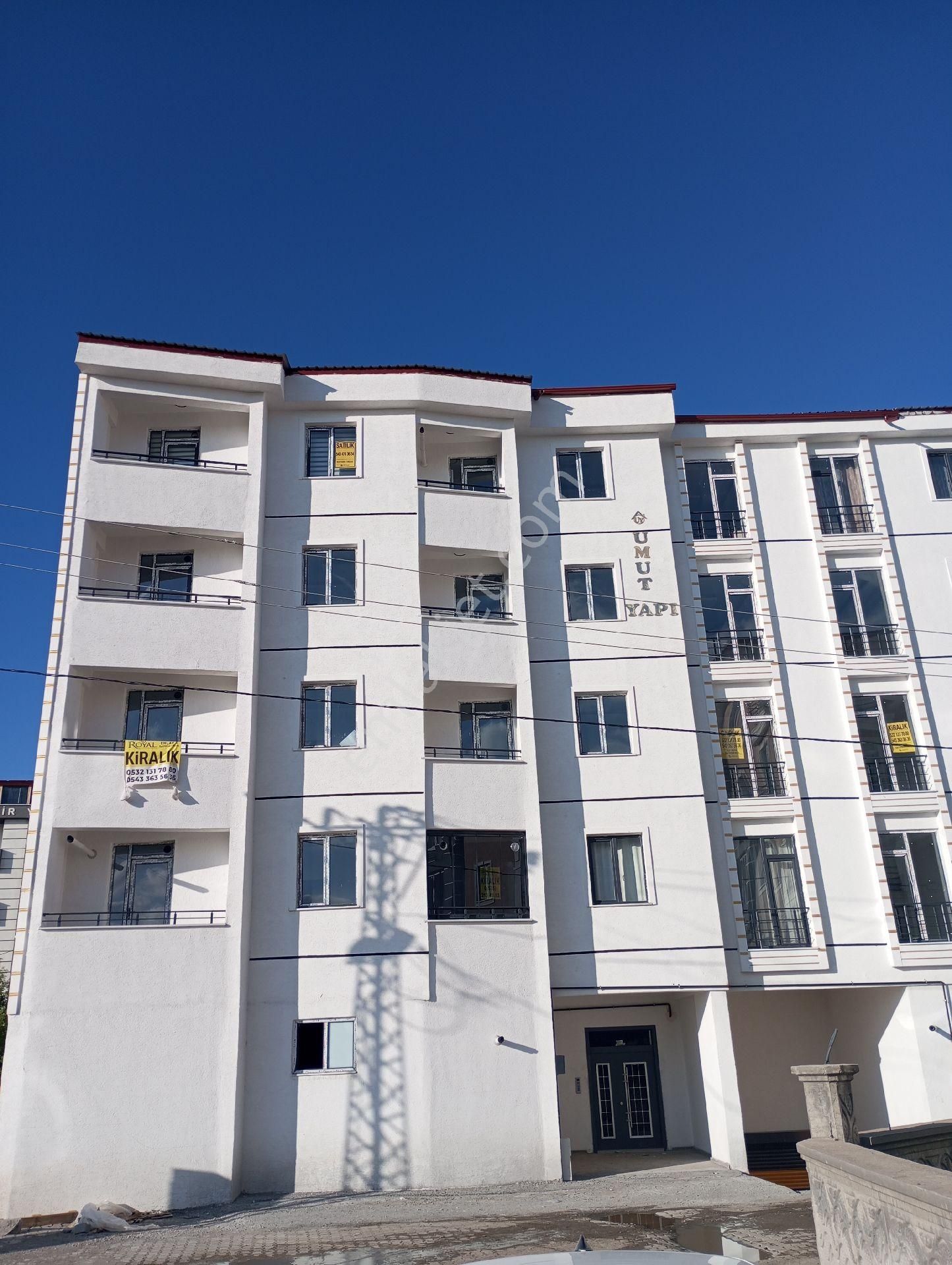 Kafkars Emlaktan Şehitler Mahallesinde Arakat Lüks 1+1