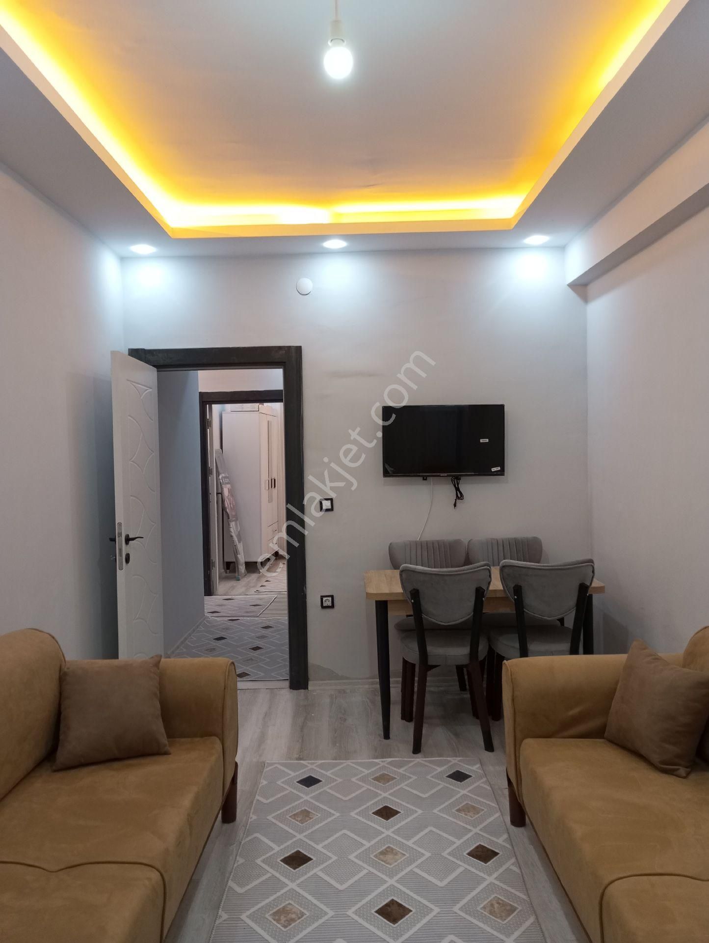 Kafkars Emlaktan Şehitler Mahallesinde Arakat Mutfağı Ayrı Lüks 1+1