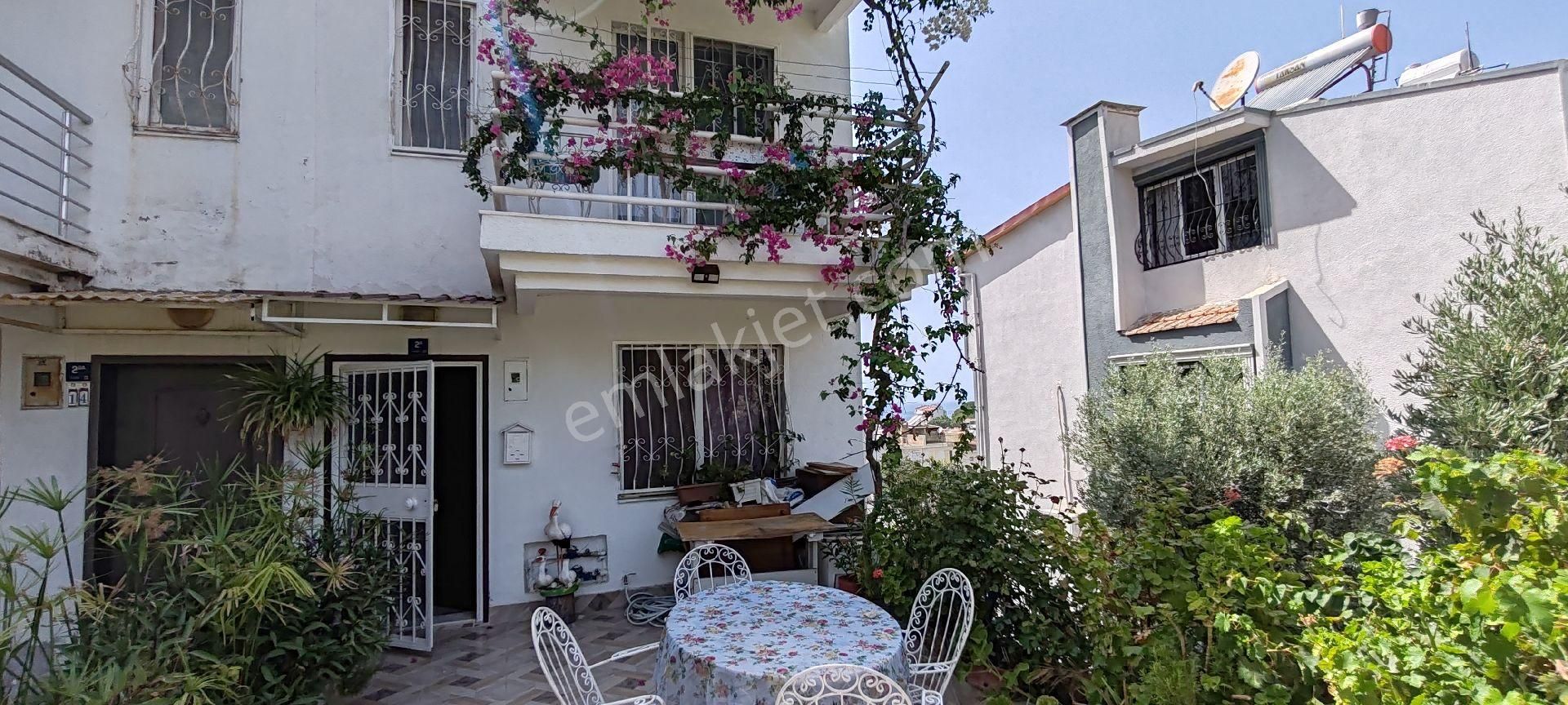 Kuşadası Kadınlar Denizinde Bahçeli Villa