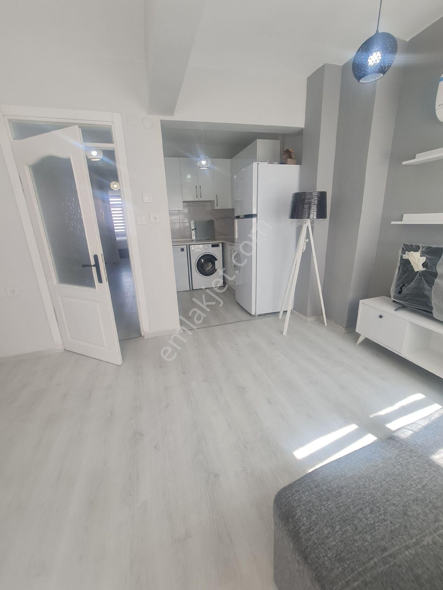 Izmır Konak Atilla Mahallesinde İçi Yapılı Satılık 2+1 Daire