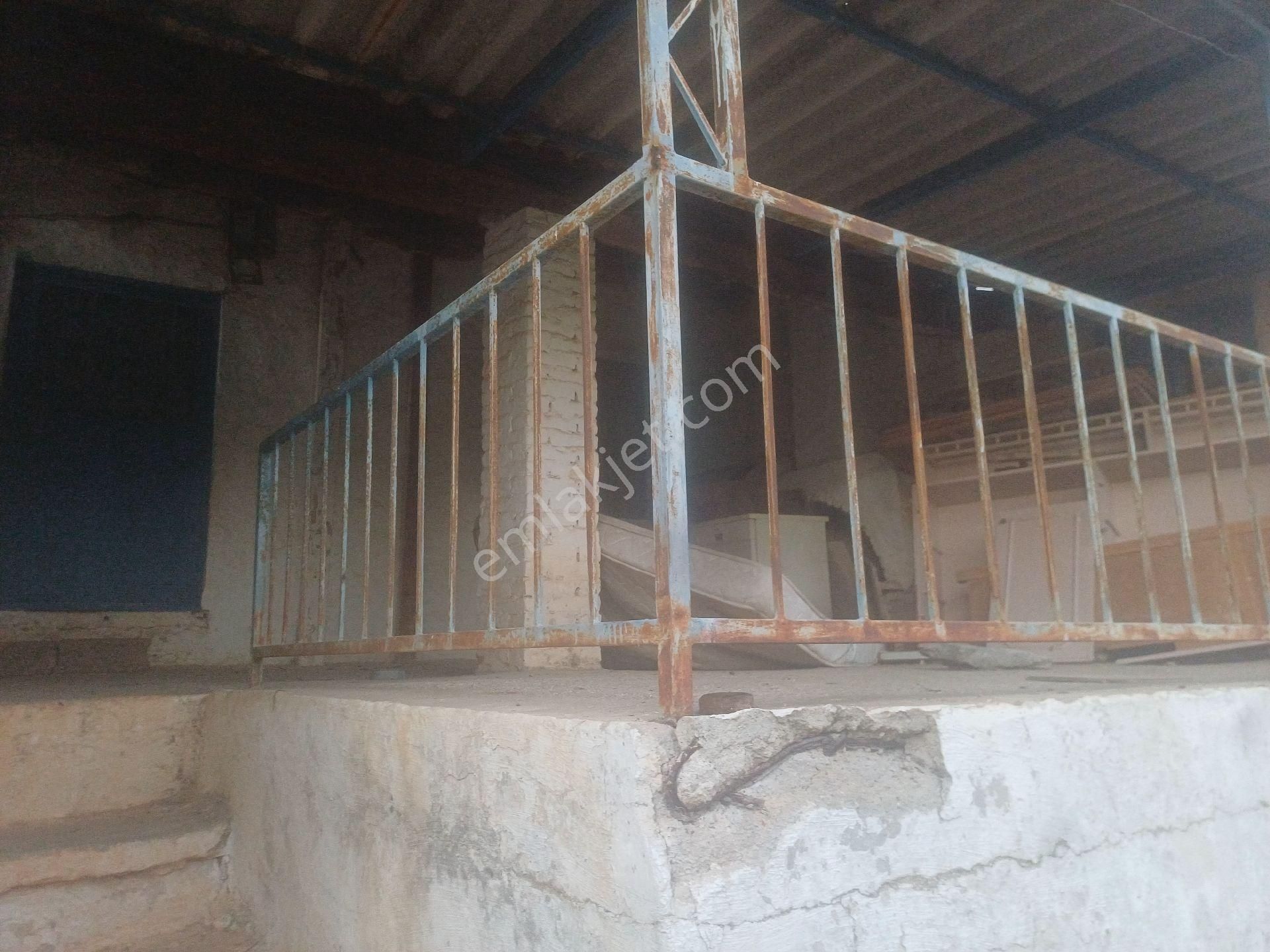 Milas Kazikli Mahallesinde Satilik Köy Evi - Görsel 12