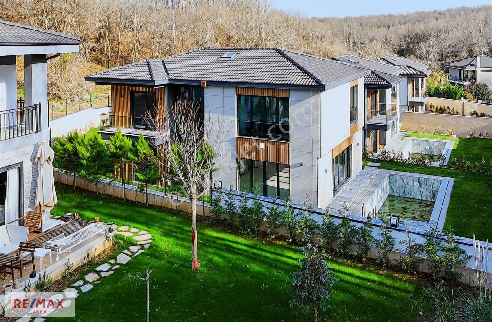 Barçağ Villalarında 475 M2 Arsa Alanlı Satılık Müstakil Villa