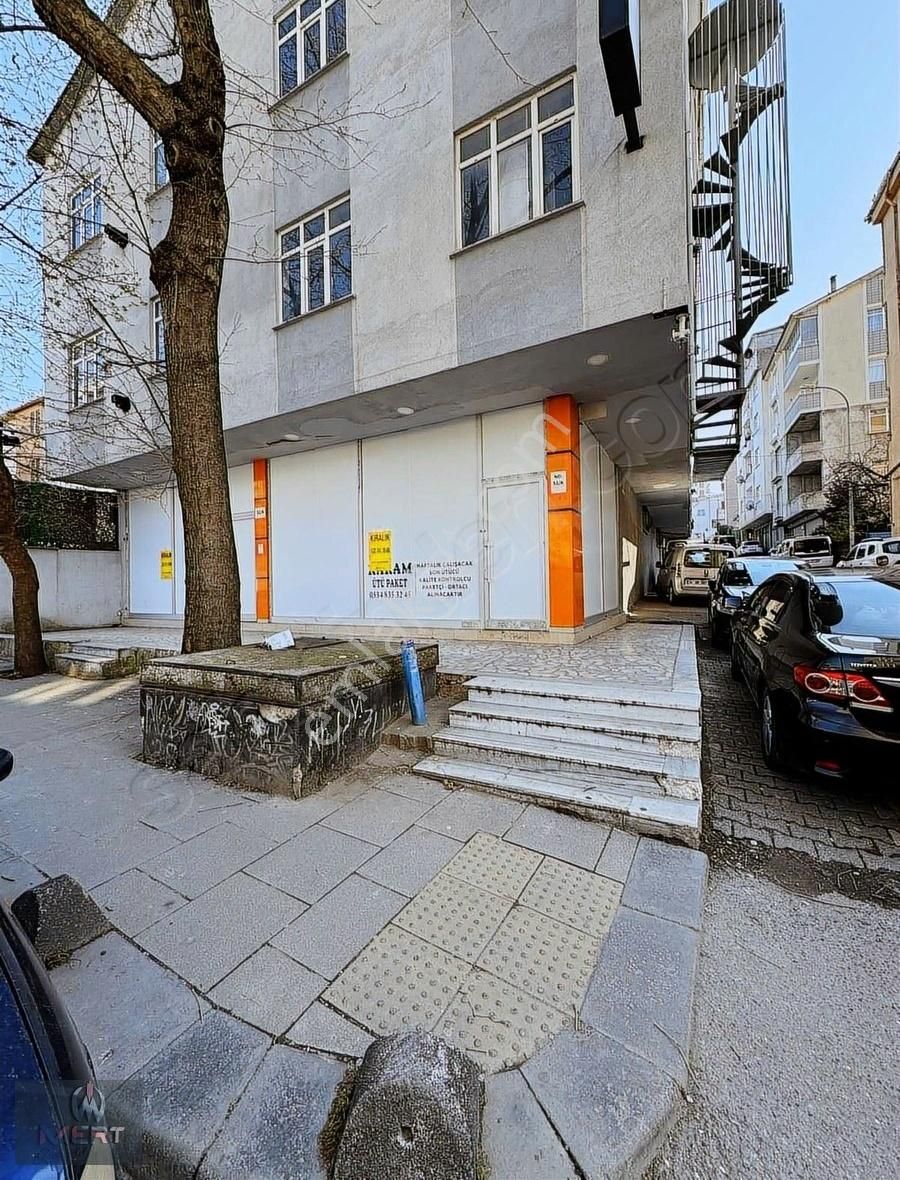 Sultanbeyli Şanlıurfa Caddesinde Kiralık 300m2 Düz Giriş Dükkan
