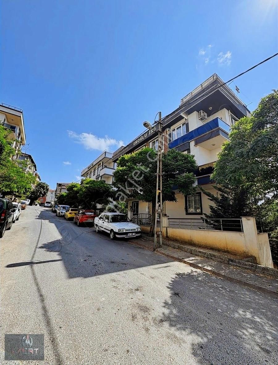 Atatürk Cad 200m Msf. Satılık İskanlı 3+1 Çatı Dubleks