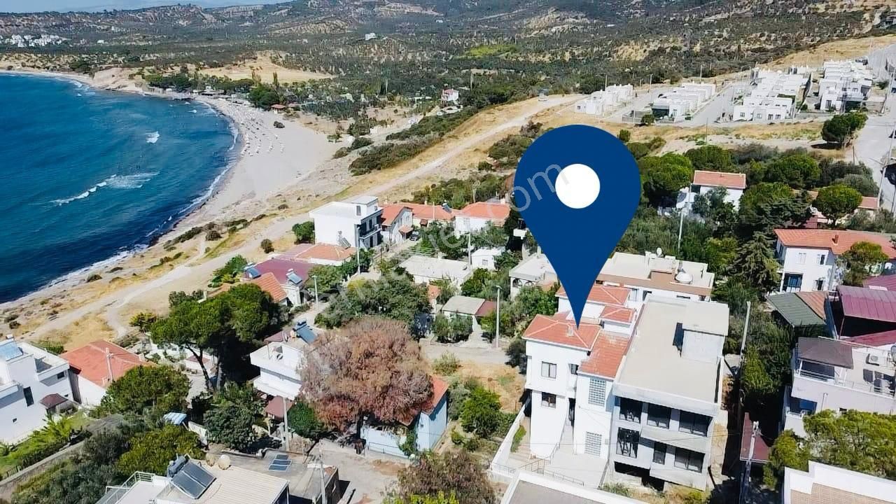 Babakale'de Akliman Koyuna 50 M. Mesafede Deniz Manzaralı Villa