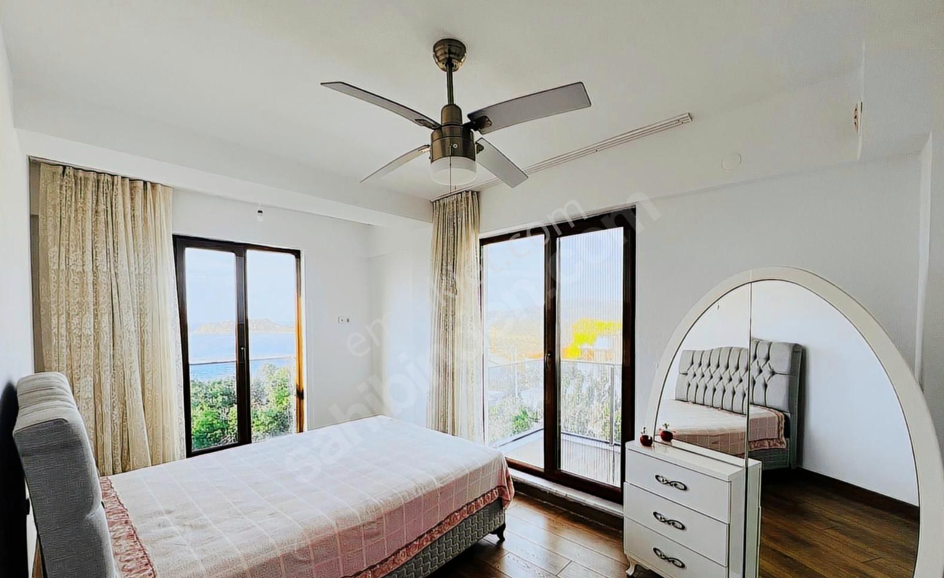 Çanakkale Akliman'da Deniz Manzaralı 5+2 Satılık Villa - Görsel 16