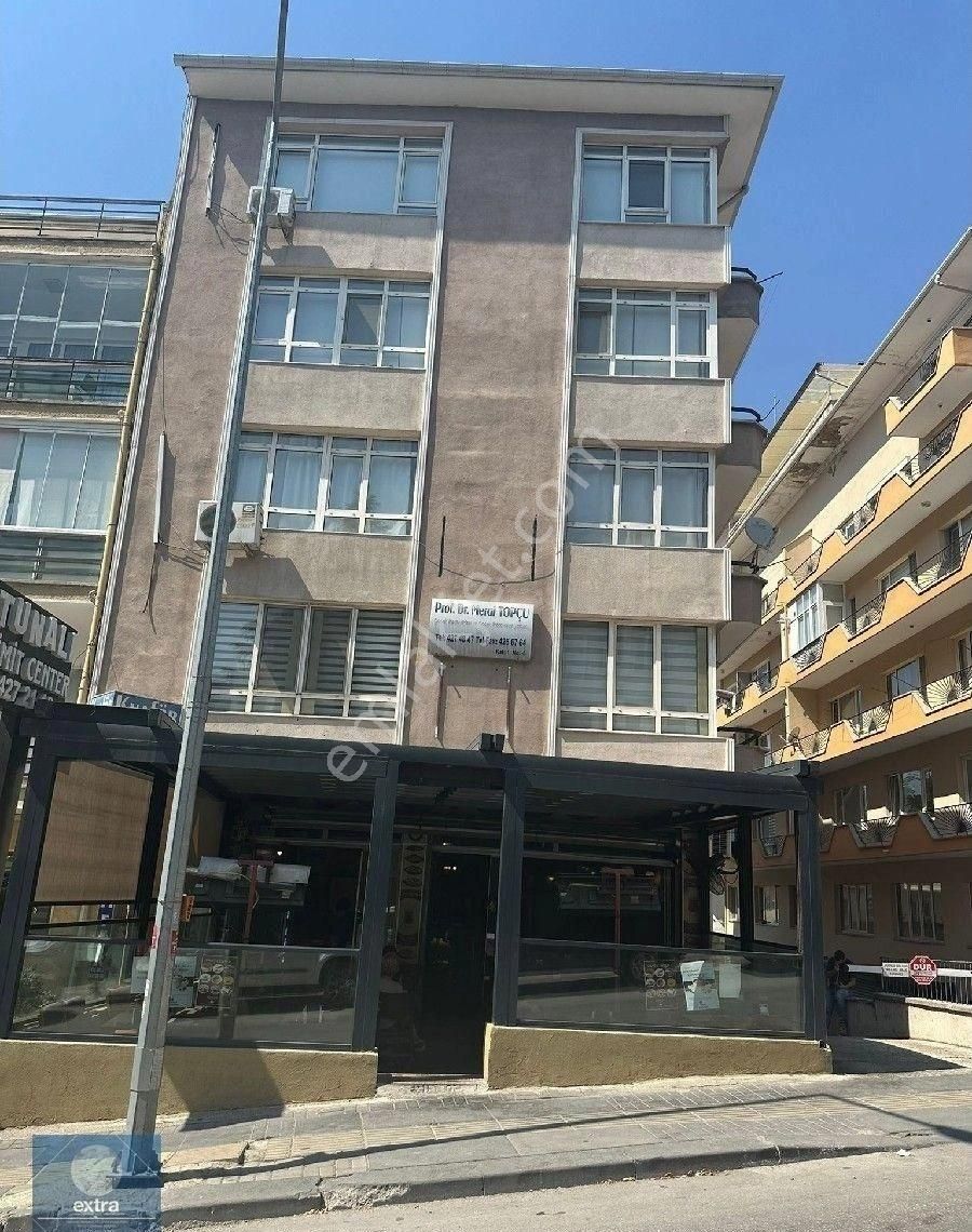 Tunalı Hilmi Caddesi Abay Kunanbay Sokak 3+1 Asansörlü Ara Kat Daire