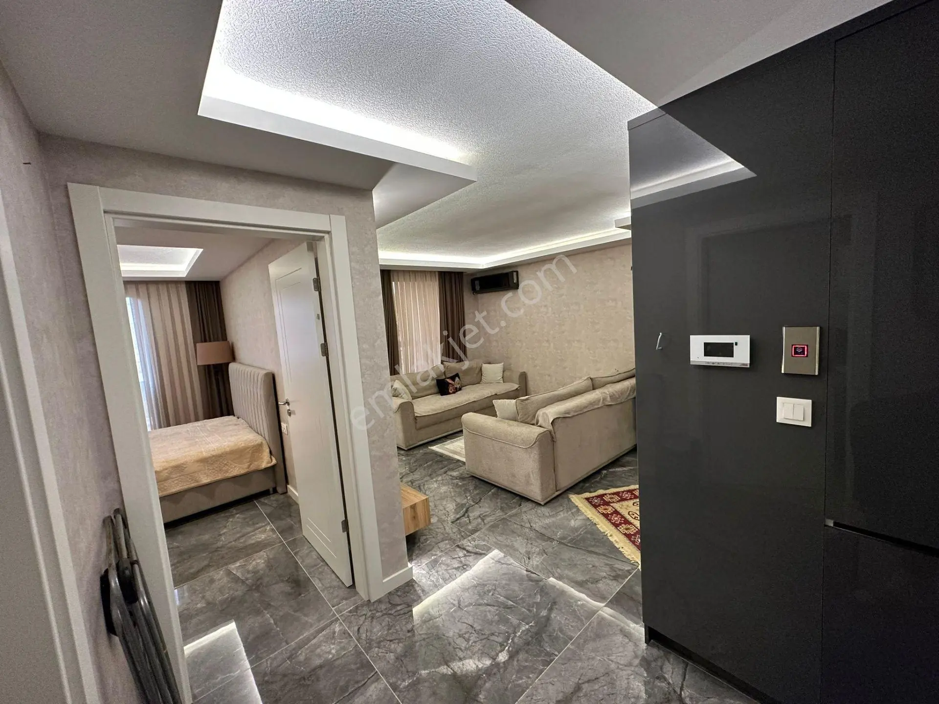Sarımsaklı Merkezde Satılık, Lüx, 1+1 Daire, Kumsala 100 Mt - Görsel 4