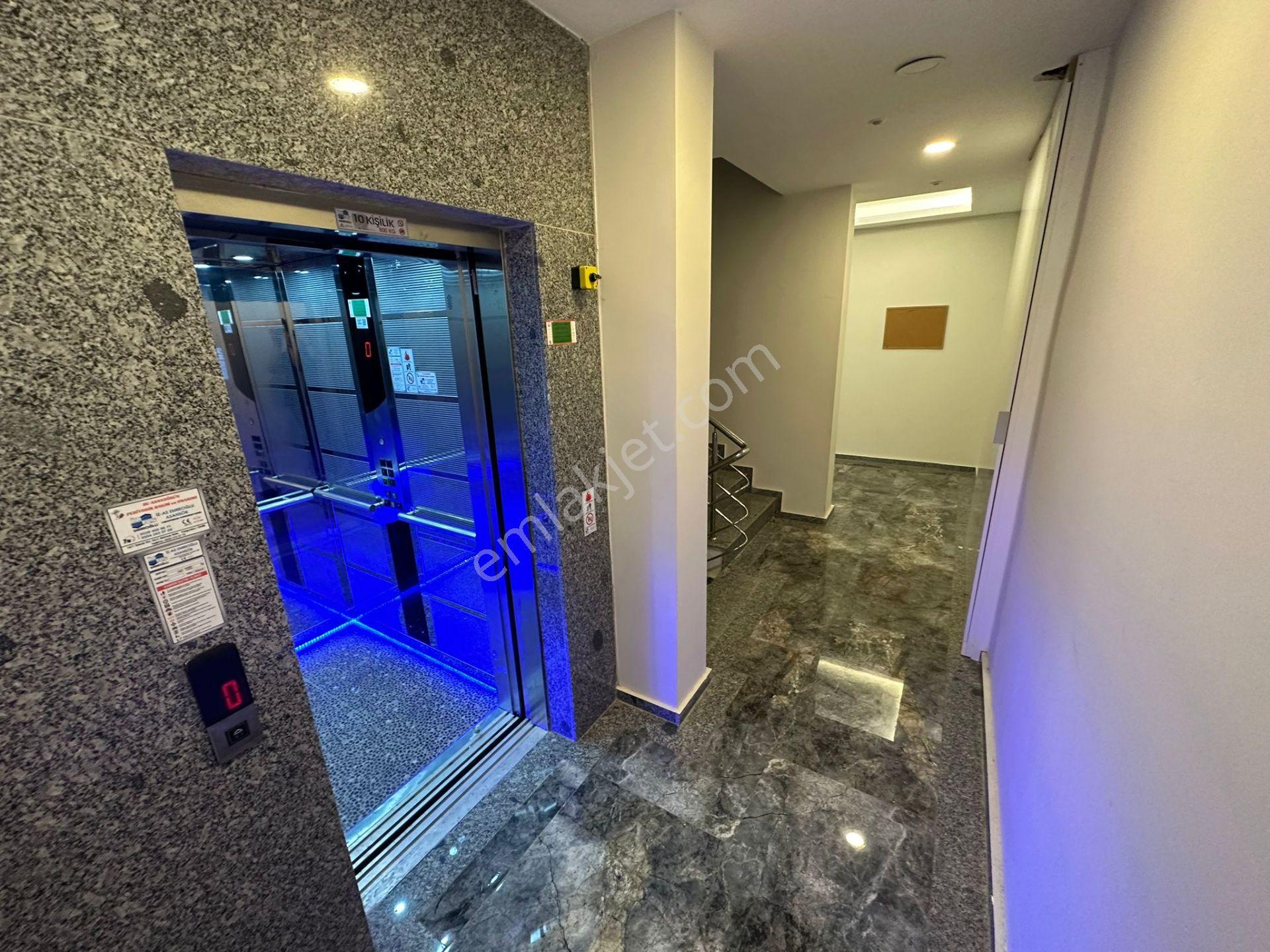 Sarımsaklı Merkezde Satılık, Lüx, 1+1 Daire, Kumsala 100 Mt - Görsel 12