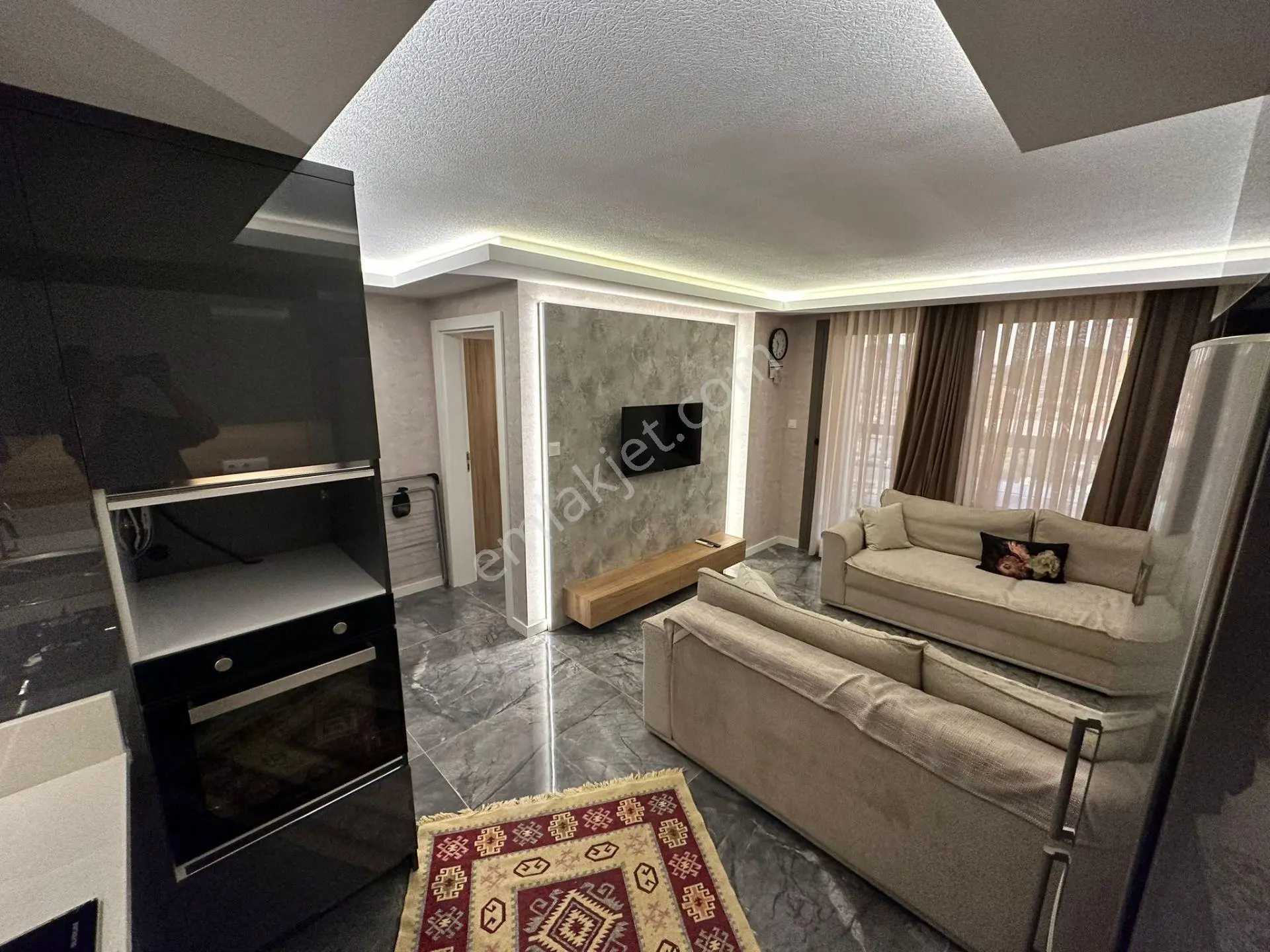 Sarımsaklı Merkezde Satılık, Lüx, 1+1 Daire, Kumsala 100 Mt - Görsel 2