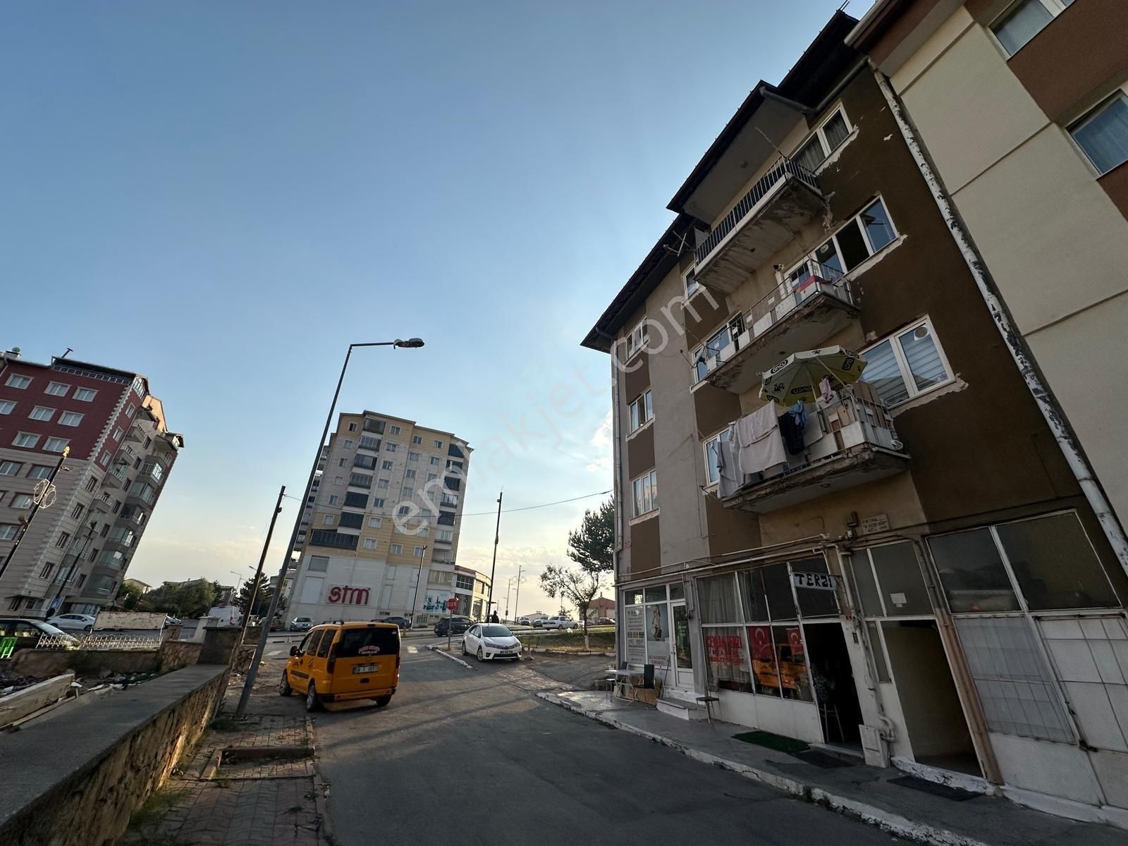 Karahan Emlak'tan  Satılık Daire*kümbette*90 M²*2.kat*2+1